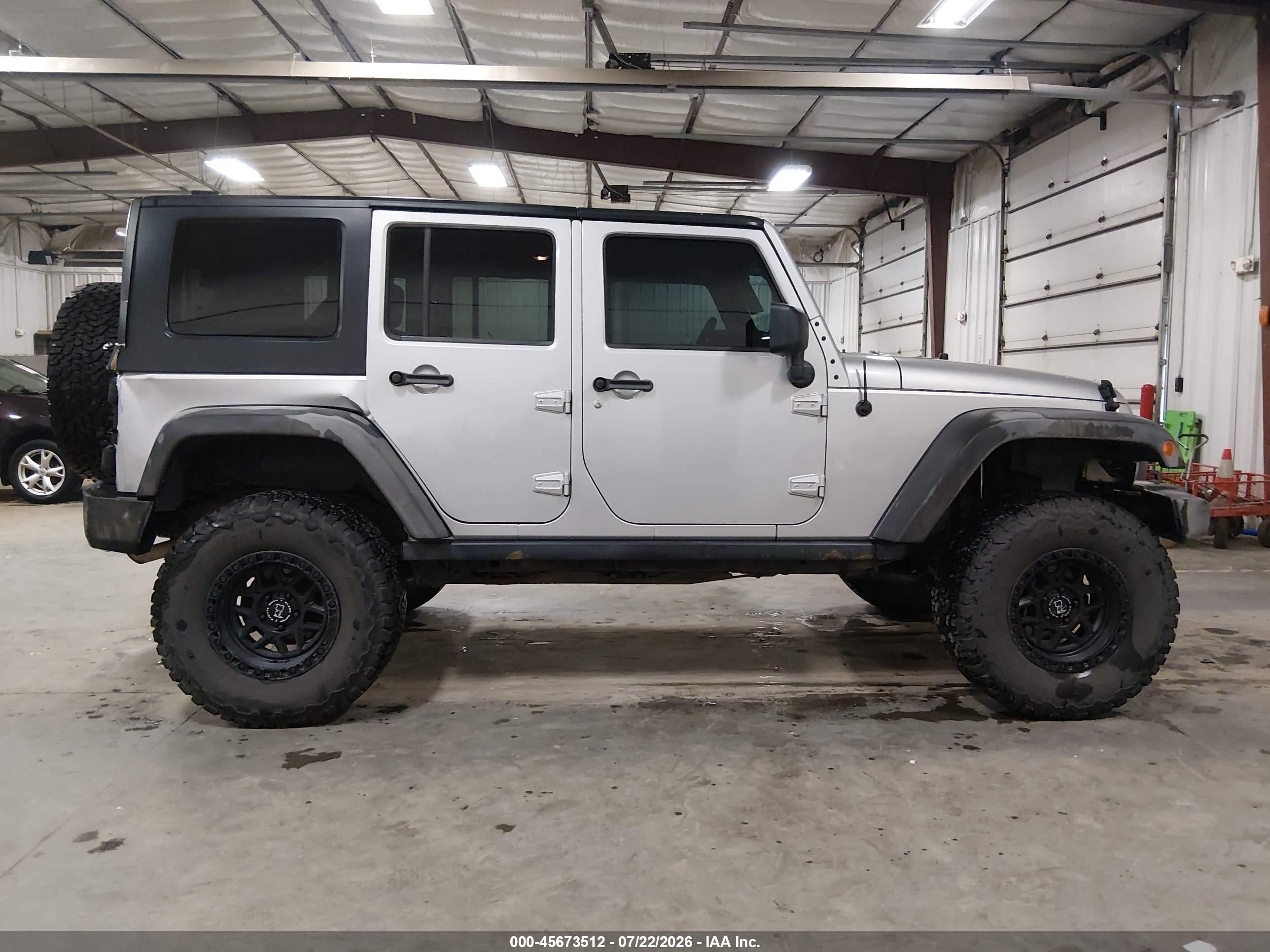2010 Jeep Wrangler Unlimited Rubicon Silver vin: 1J4BA6H12AL169727