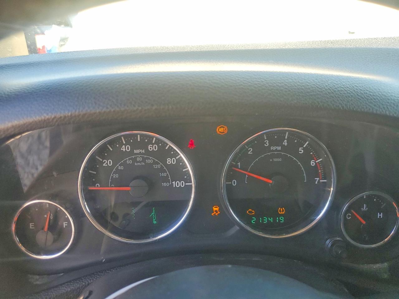 2011 Jeep Wrangler Unlimited Rubicon Бежевый vin: 1J4BA6H13BL598053