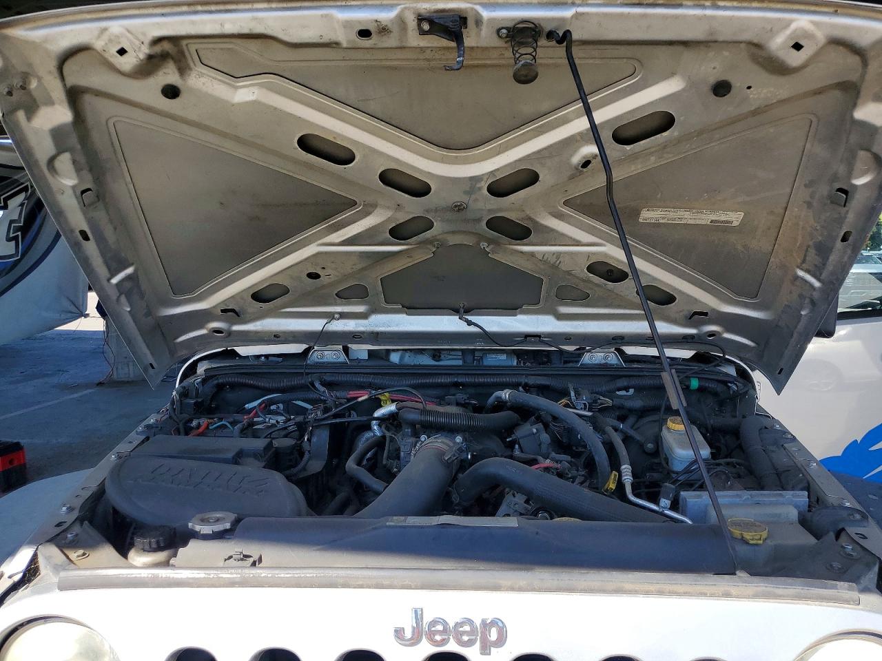 2011 Jeep Wrangler Unlimited Rubicon Серебряный vin: 1J4BA6H18BL527480