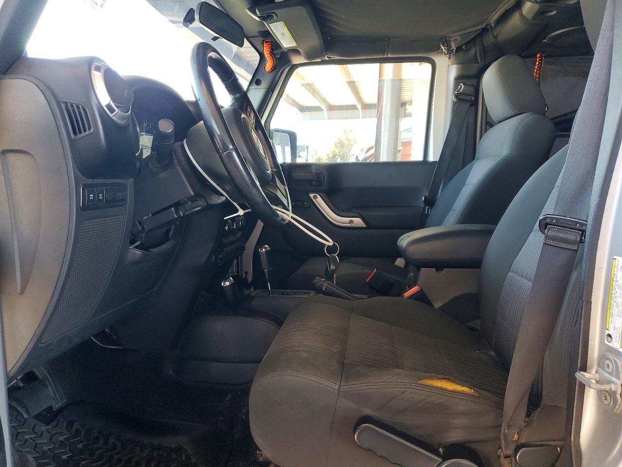 2011 Jeep Wrangler Unlimited Rubicon Серебряный vin: 1J4BA6H18BL527480