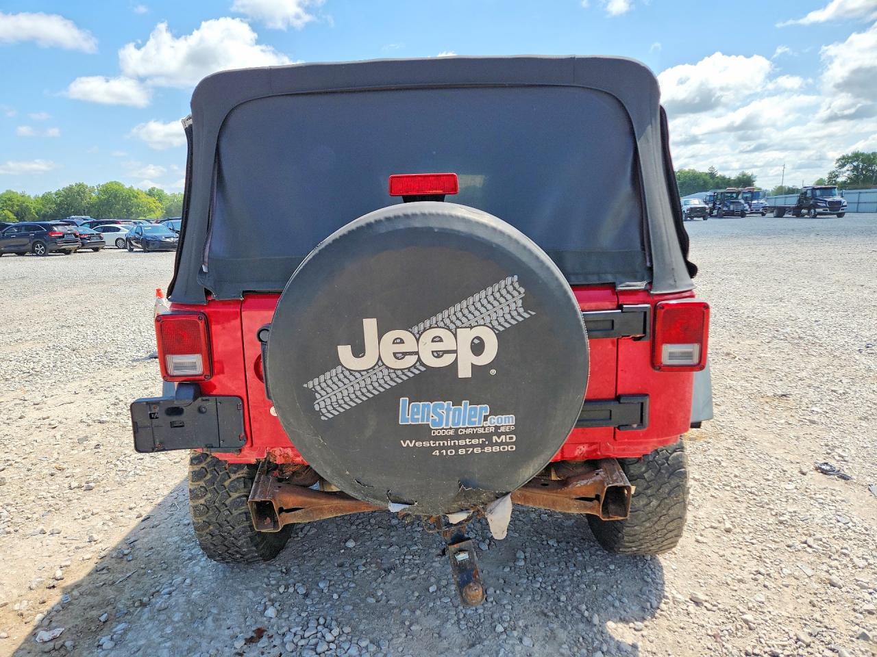 2011 Jeep Wrangler Unlimited Rubicon Red vin: 1J4BA6H18BL559619