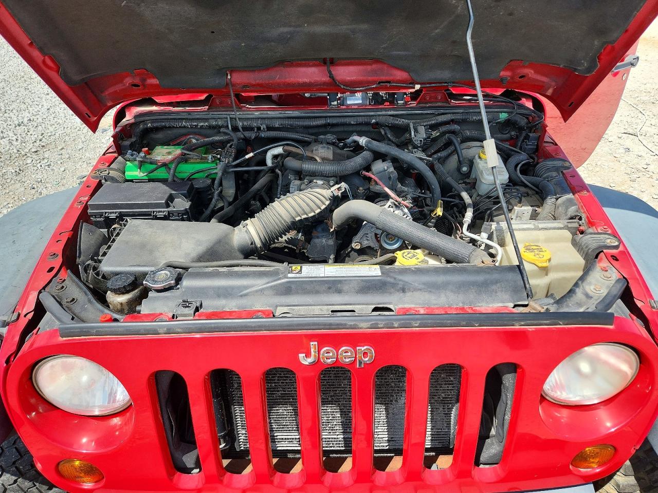2011 Jeep Wrangler Unlimited Rubicon Red vin: 1J4BA6H18BL559619