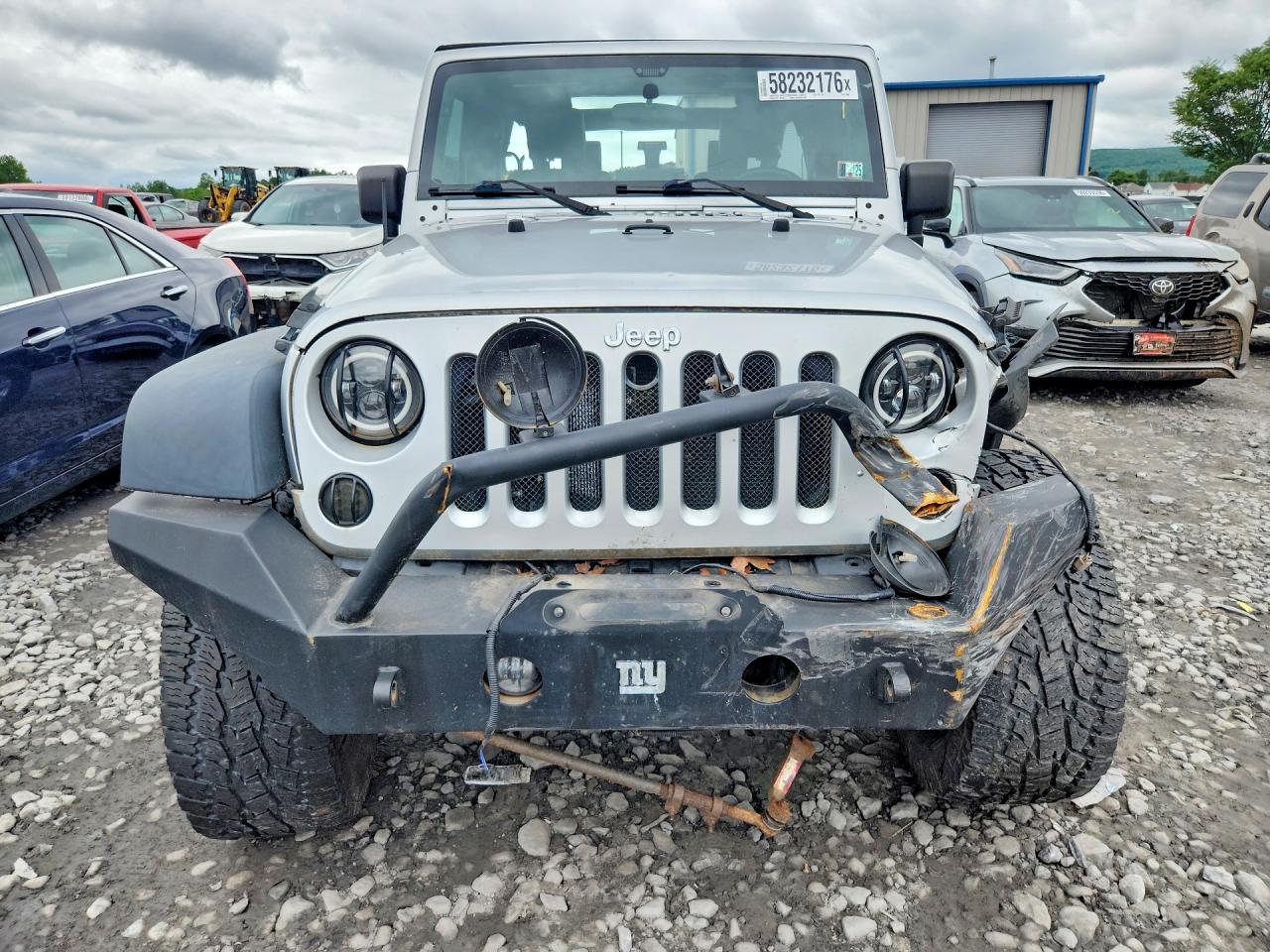 2010 Jeep Wrangler Unlimited Rubicon Silver vin: 1J4BA6H19AL172950