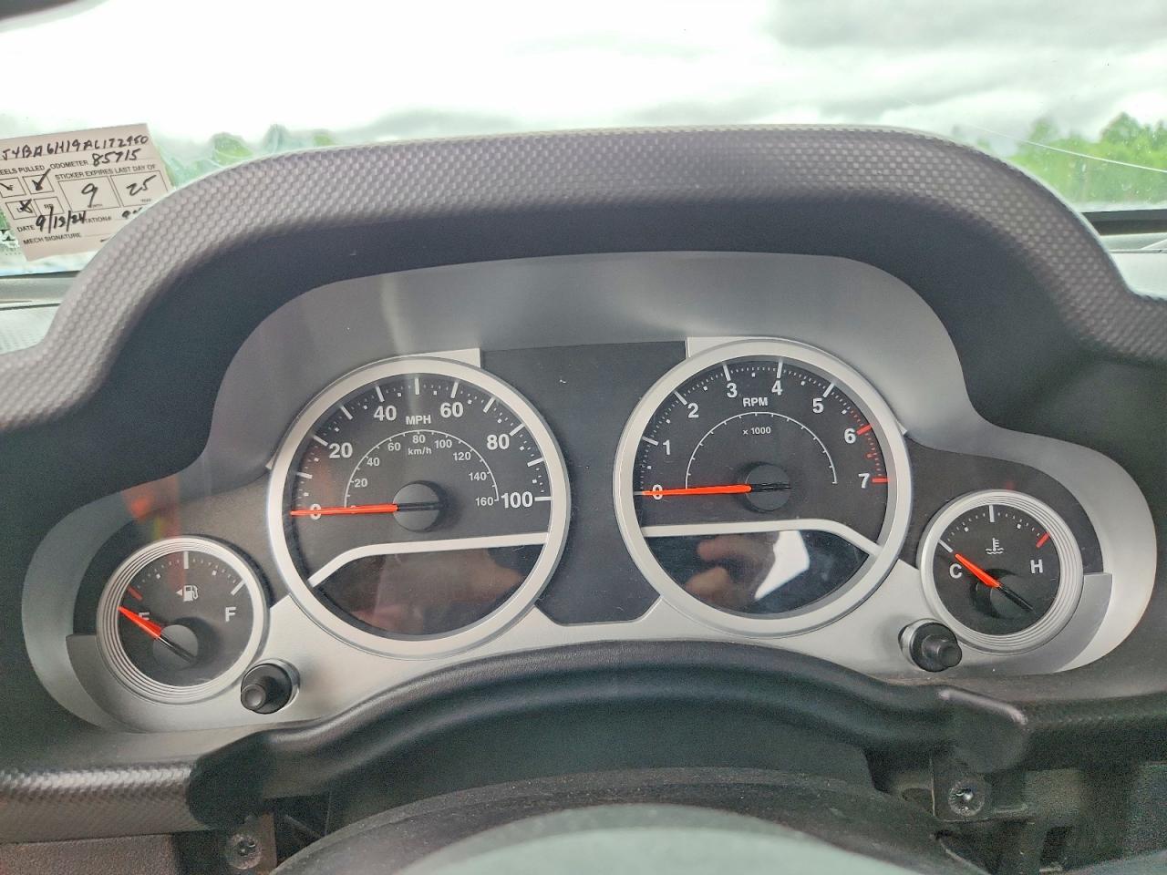 2010 Jeep Wrangler Unlimited Rubicon Silver vin: 1J4BA6H19AL172950