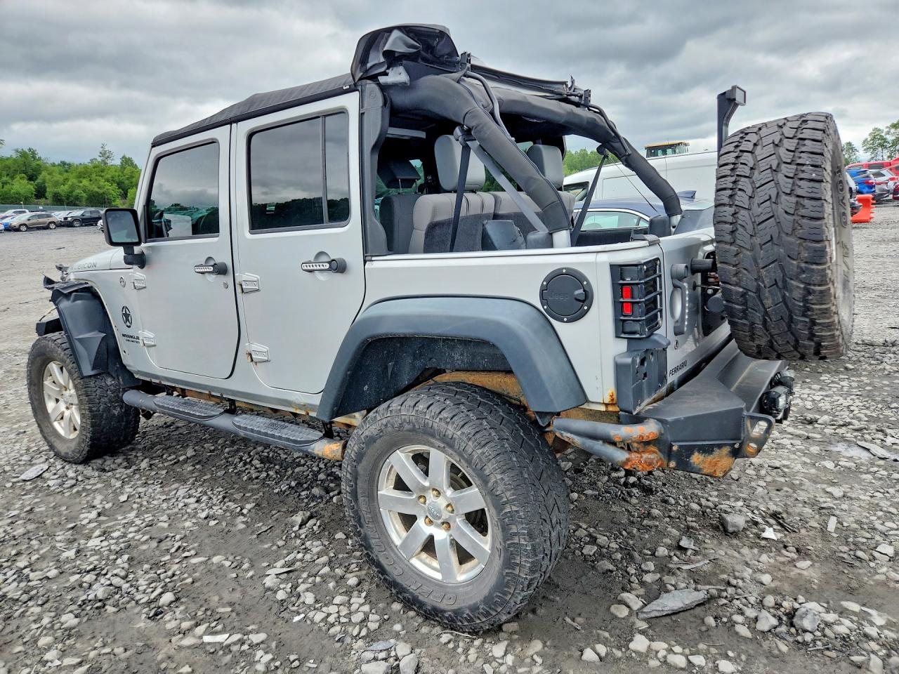 2010 Jeep Wrangler Unlimited Rubicon Silver vin: 1J4BA6H19AL172950
