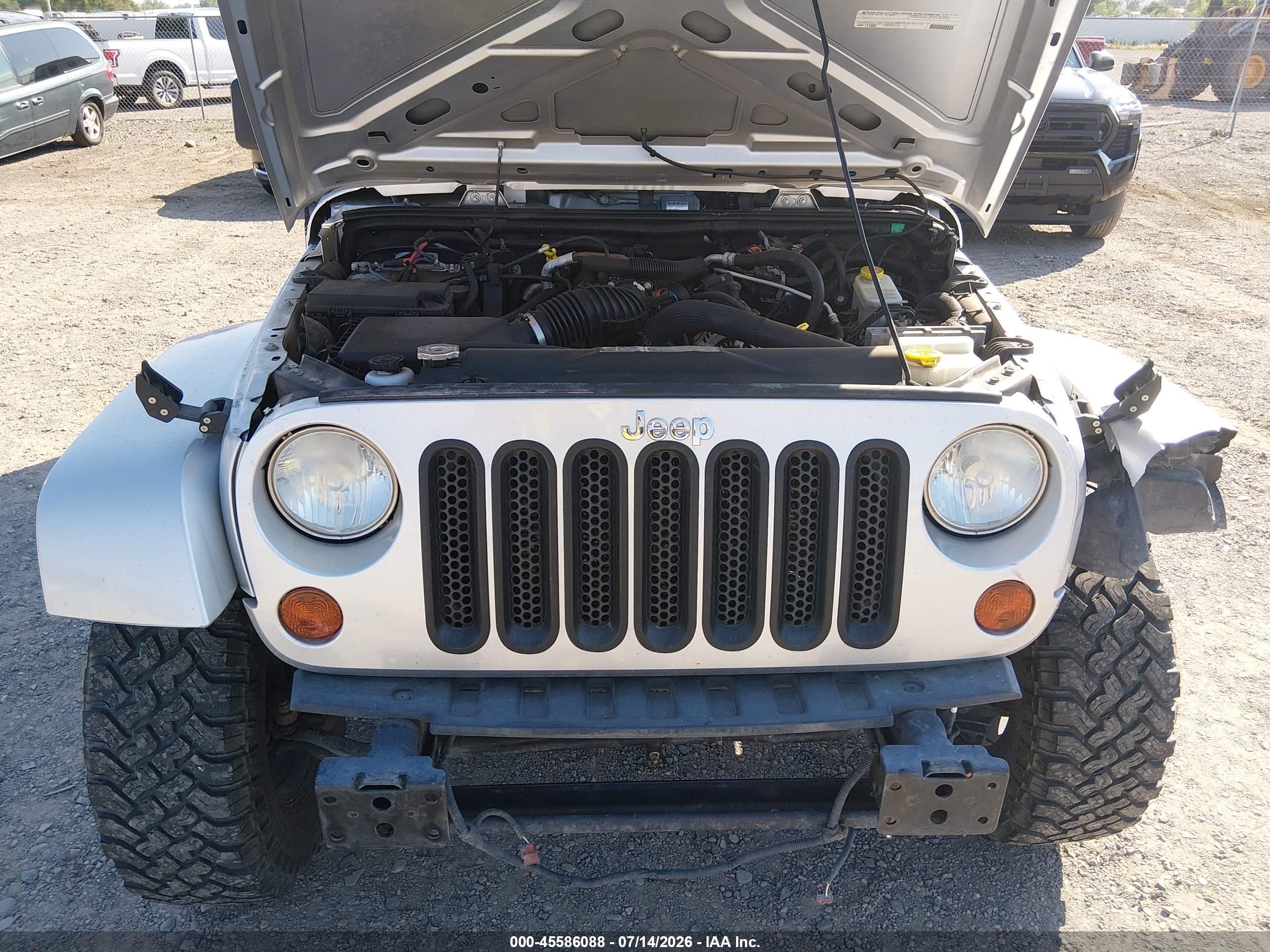 2011 Jeep Wrangler Unlimited 70th Anniversary White vin: 1J4BA7H10BL590966
