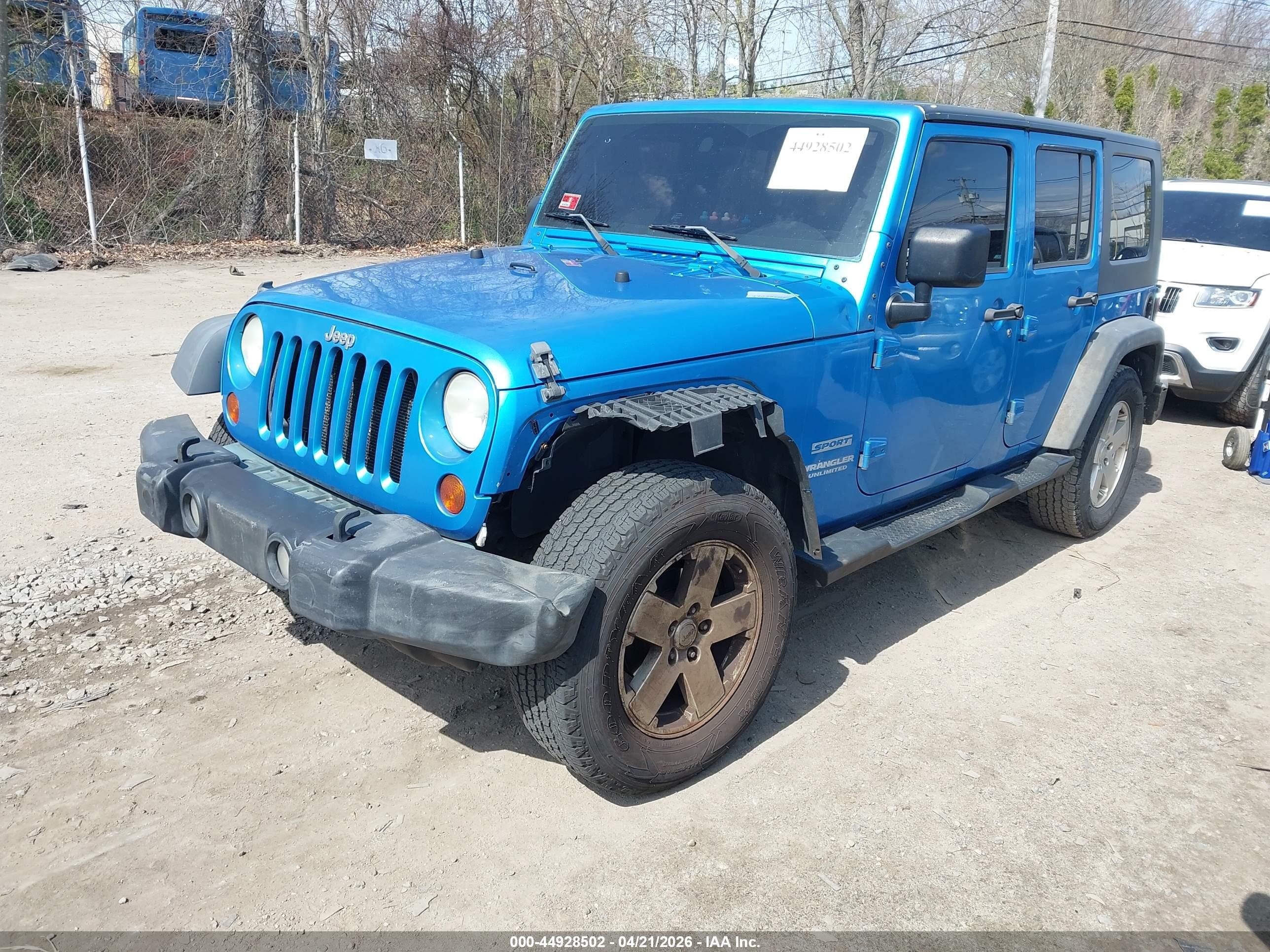 2010 Jeep Wrangler Unlimited Sport Blue vin: 1J4BB3H10AL108128