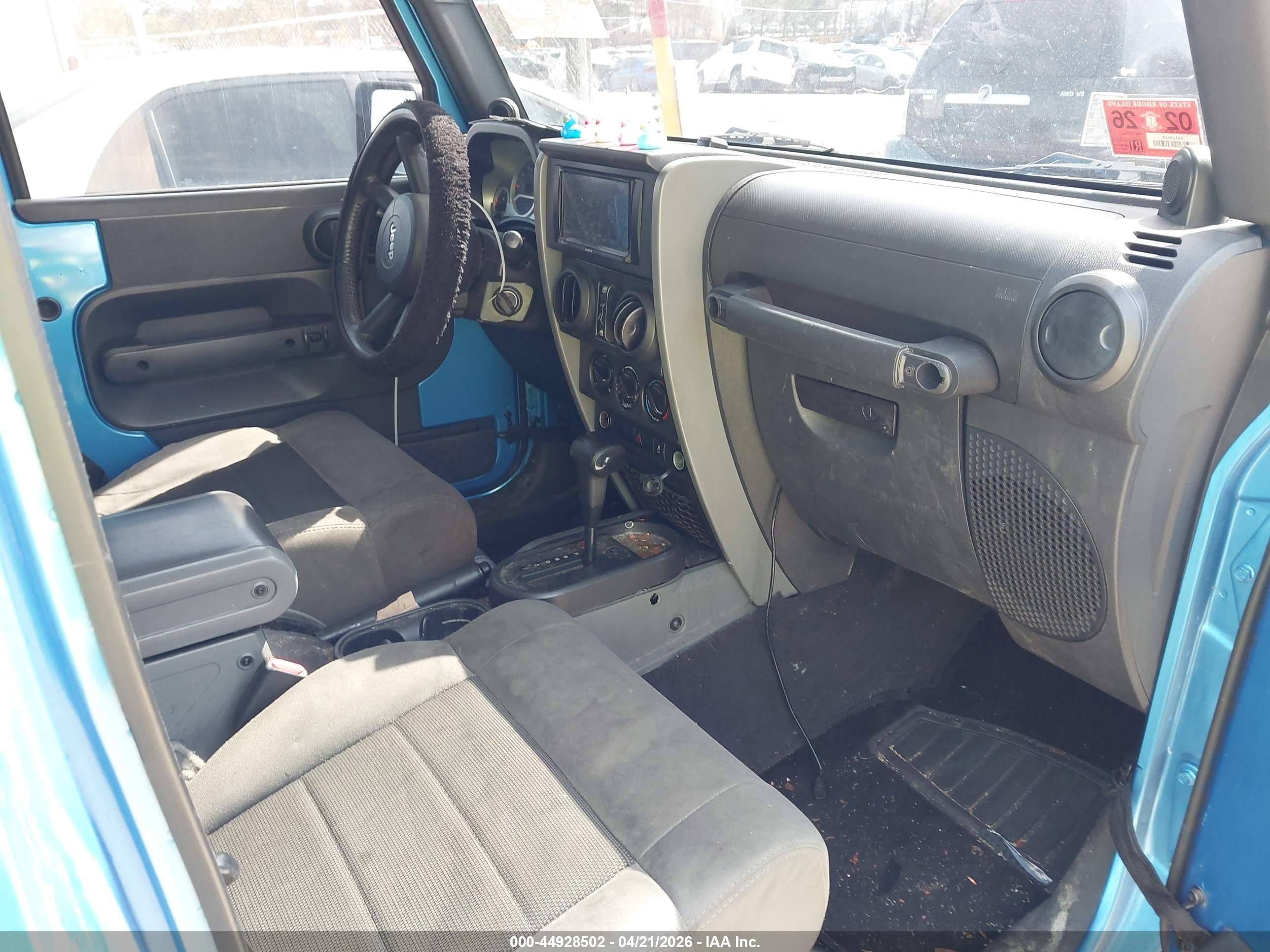 2010 Jeep Wrangler Unlimited Sport Blue vin: 1J4BB3H10AL108128