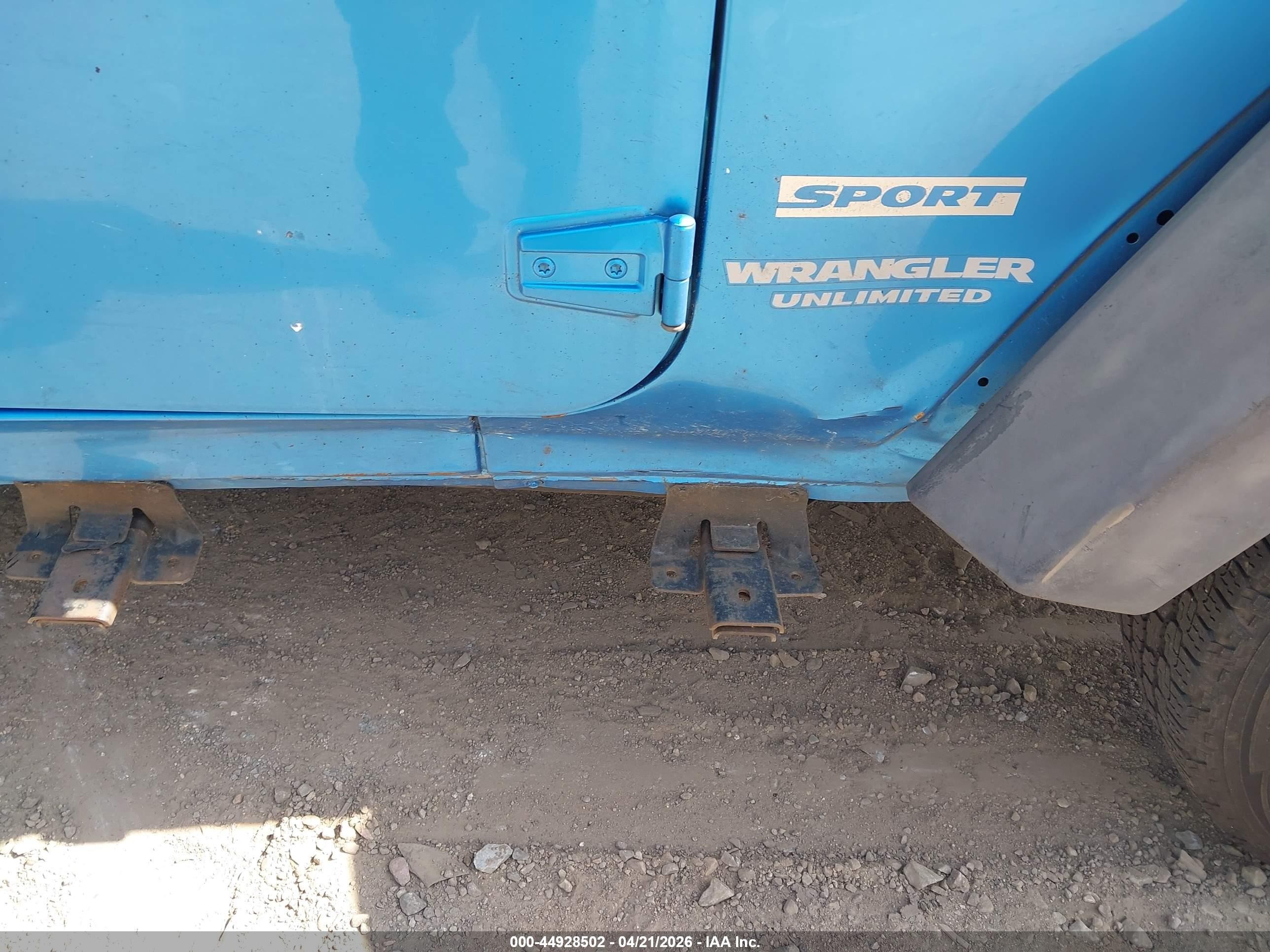 2010 Jeep Wrangler Unlimited Sport Blue vin: 1J4BB3H10AL108128
