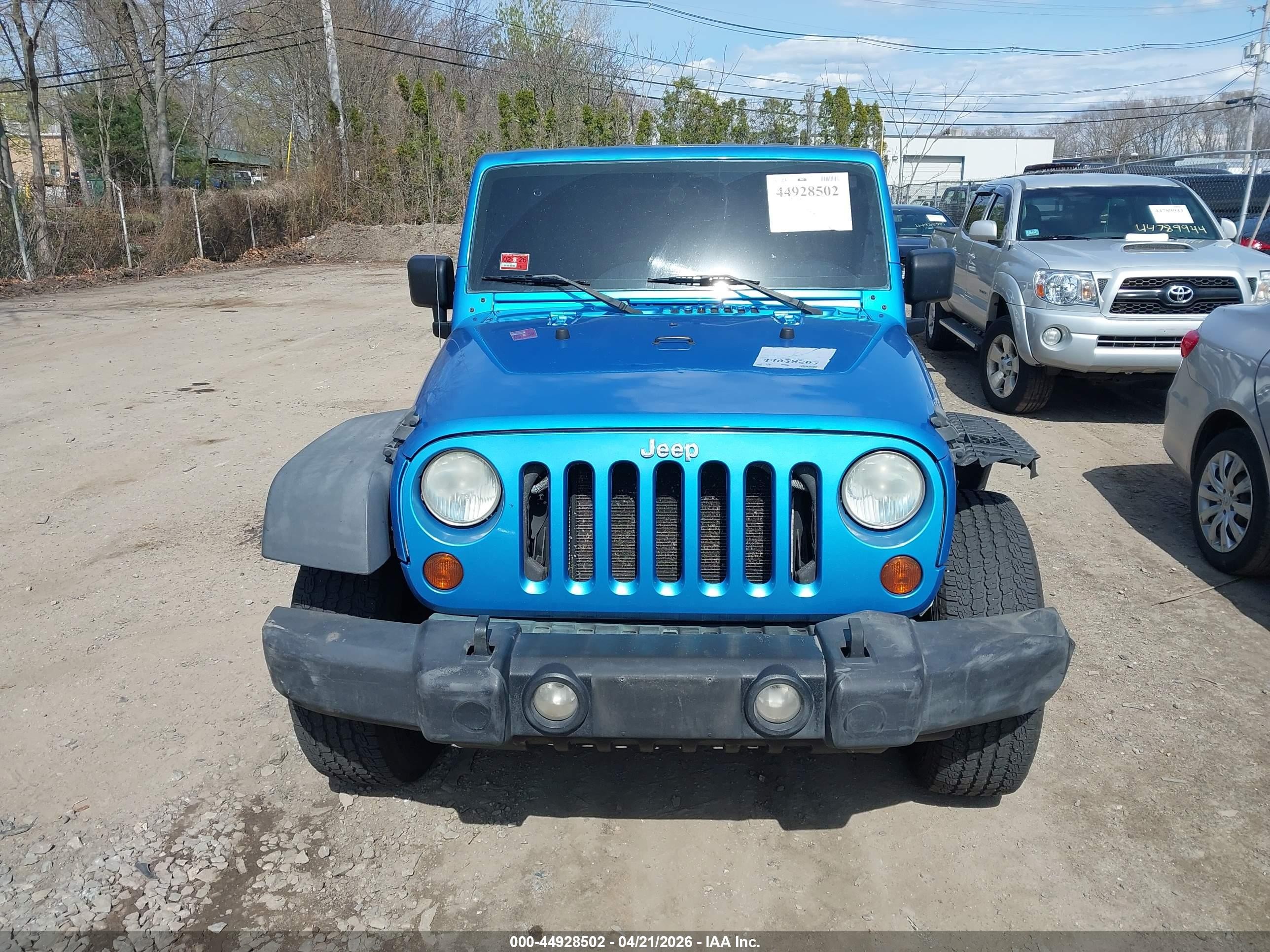 2010 Jeep Wrangler Unlimited Sport Blue vin: 1J4BB3H10AL108128