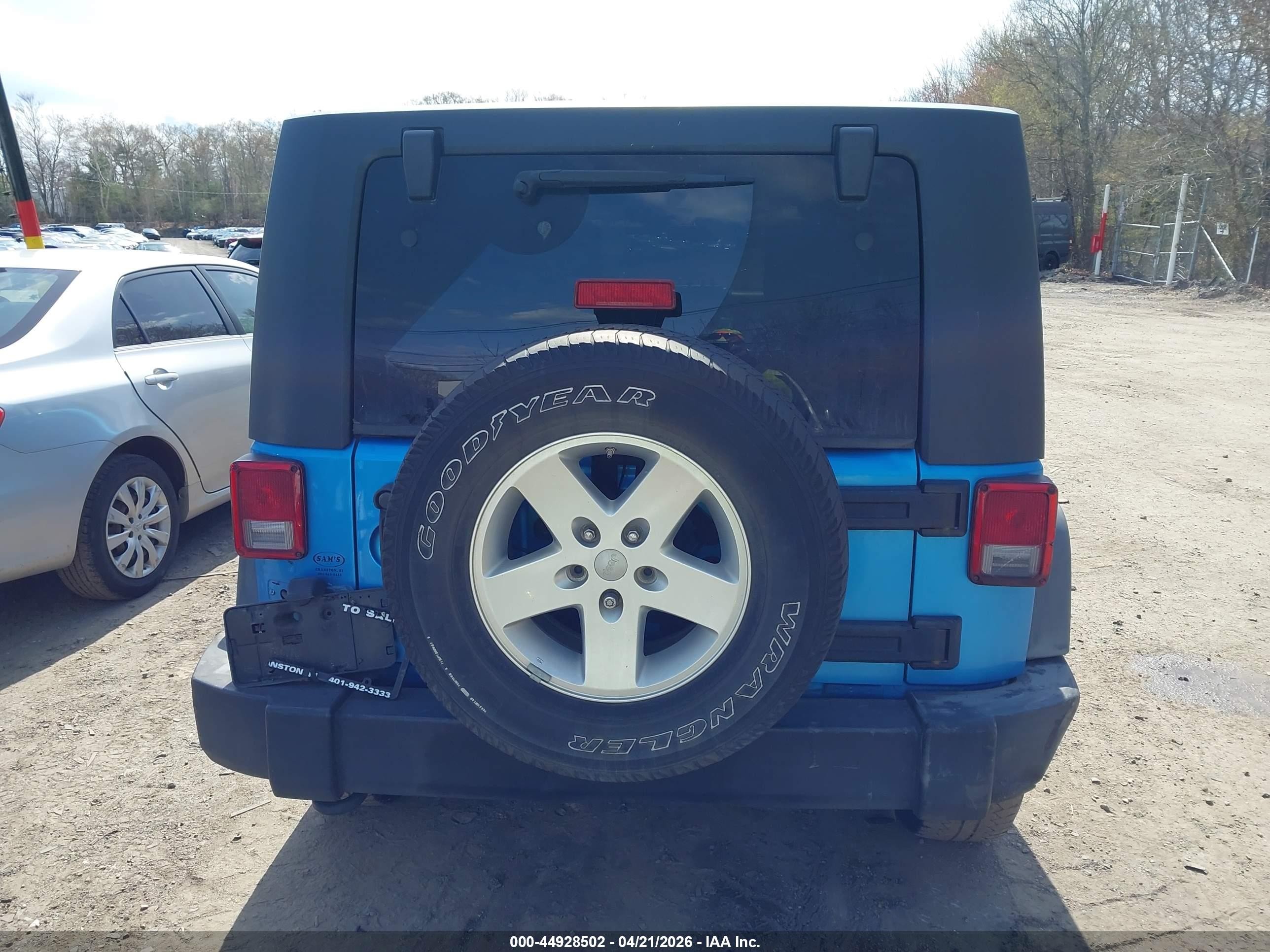 2010 Jeep Wrangler Unlimited Sport Blue vin: 1J4BB3H10AL108128