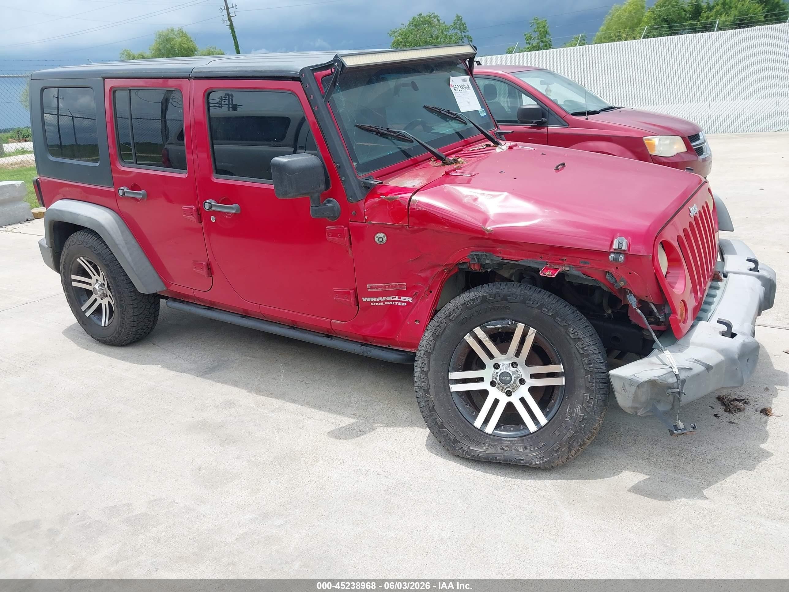 2010 Jeep Wrangler Unlimited Sport Red vin: 1J4BB3H12AL145567