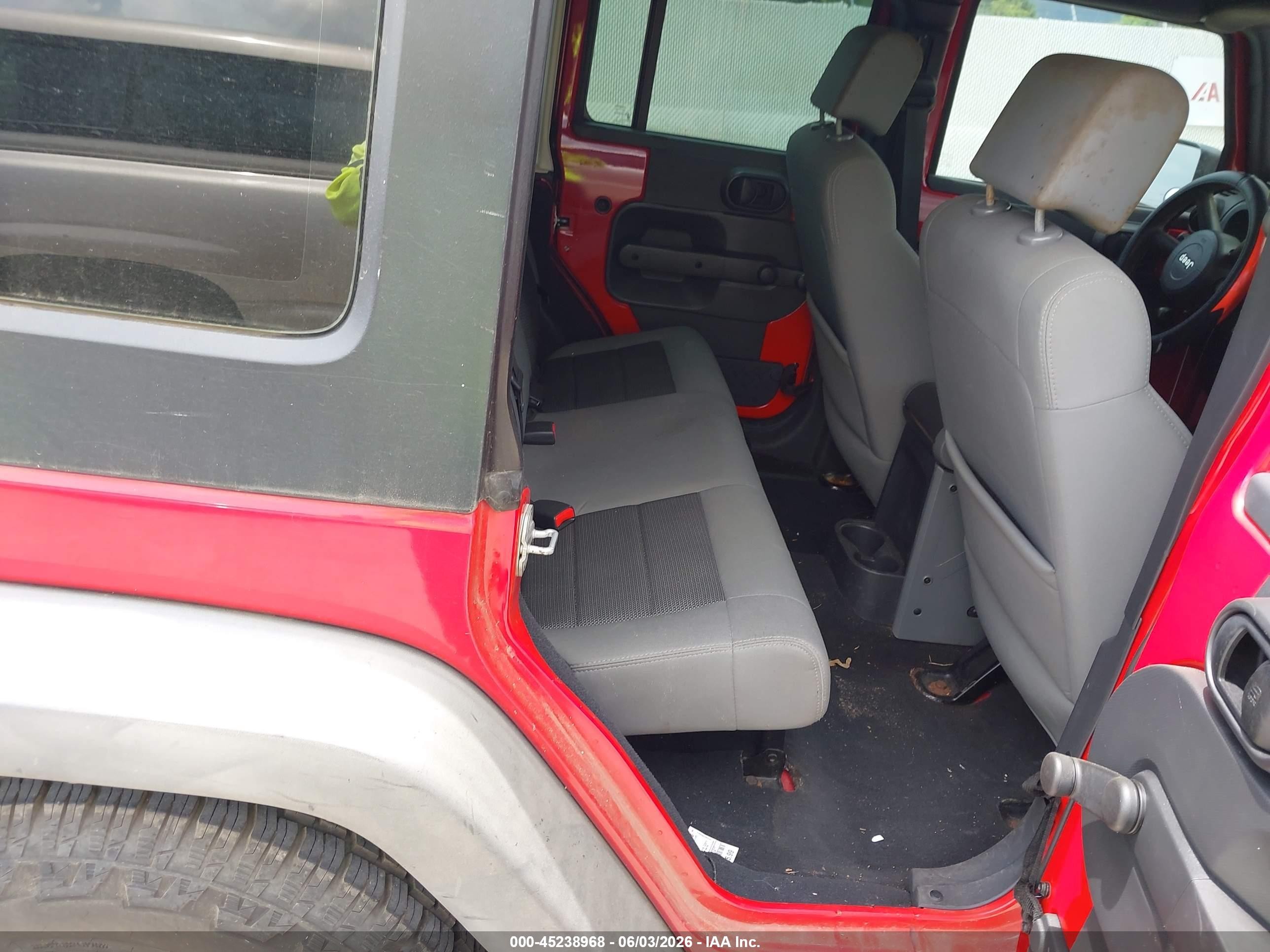 2010 Jeep Wrangler Unlimited Sport Red vin: 1J4BB3H12AL145567