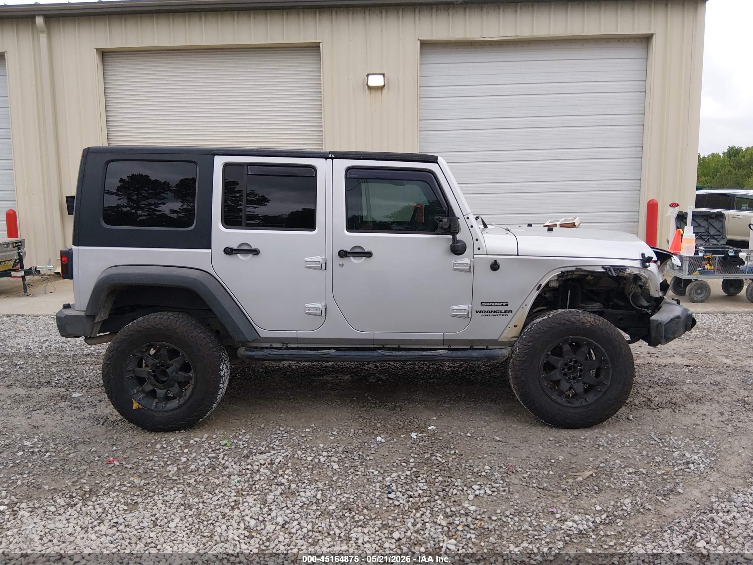 2010 Jeep Wrangler Unlimited Sport Silver vin: 1J4BB3H14AL134604
