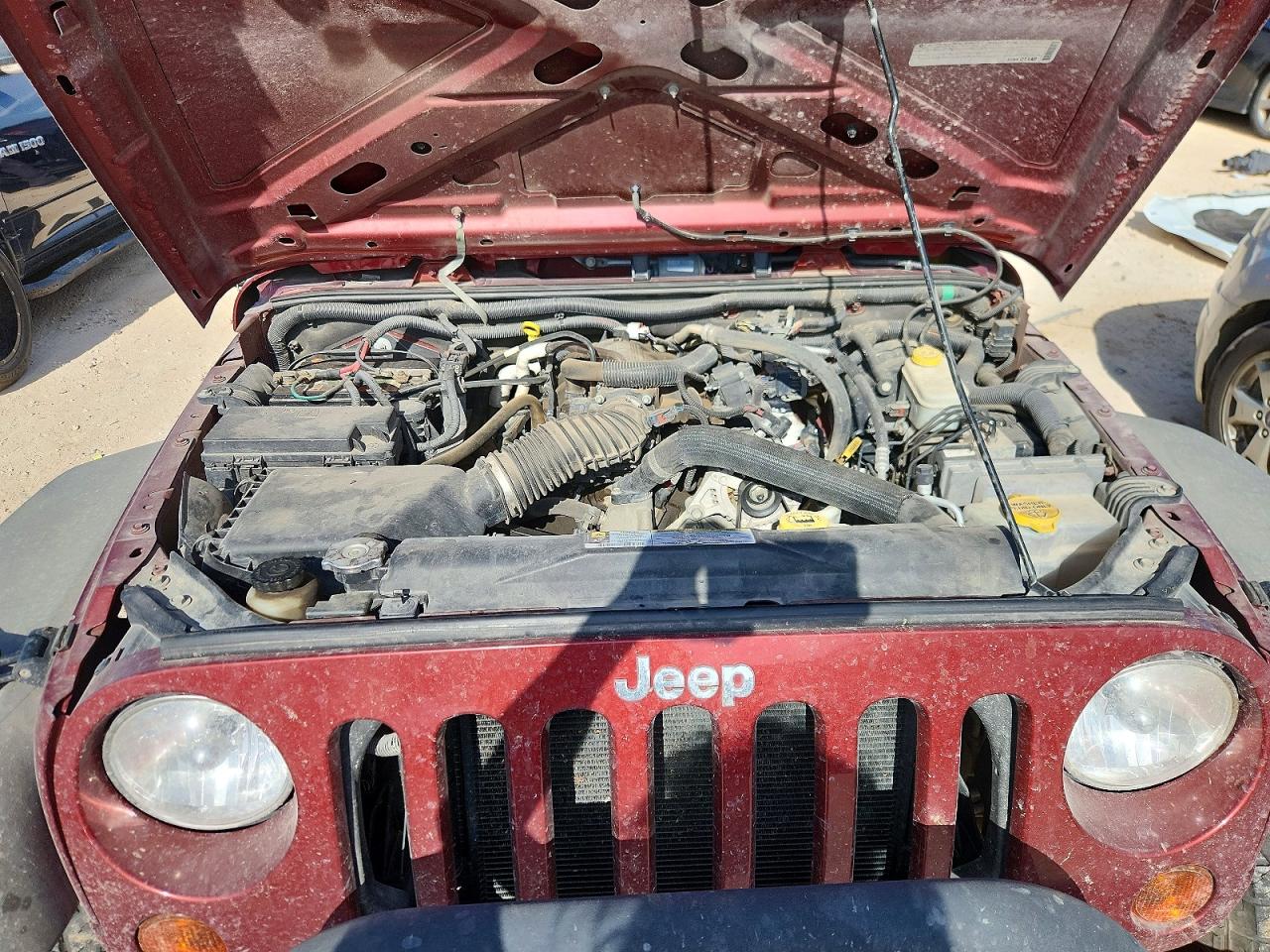 2010 Jeep Wrangler Unlimited Sport Maroon vin: 1J4BB3H14AL232144