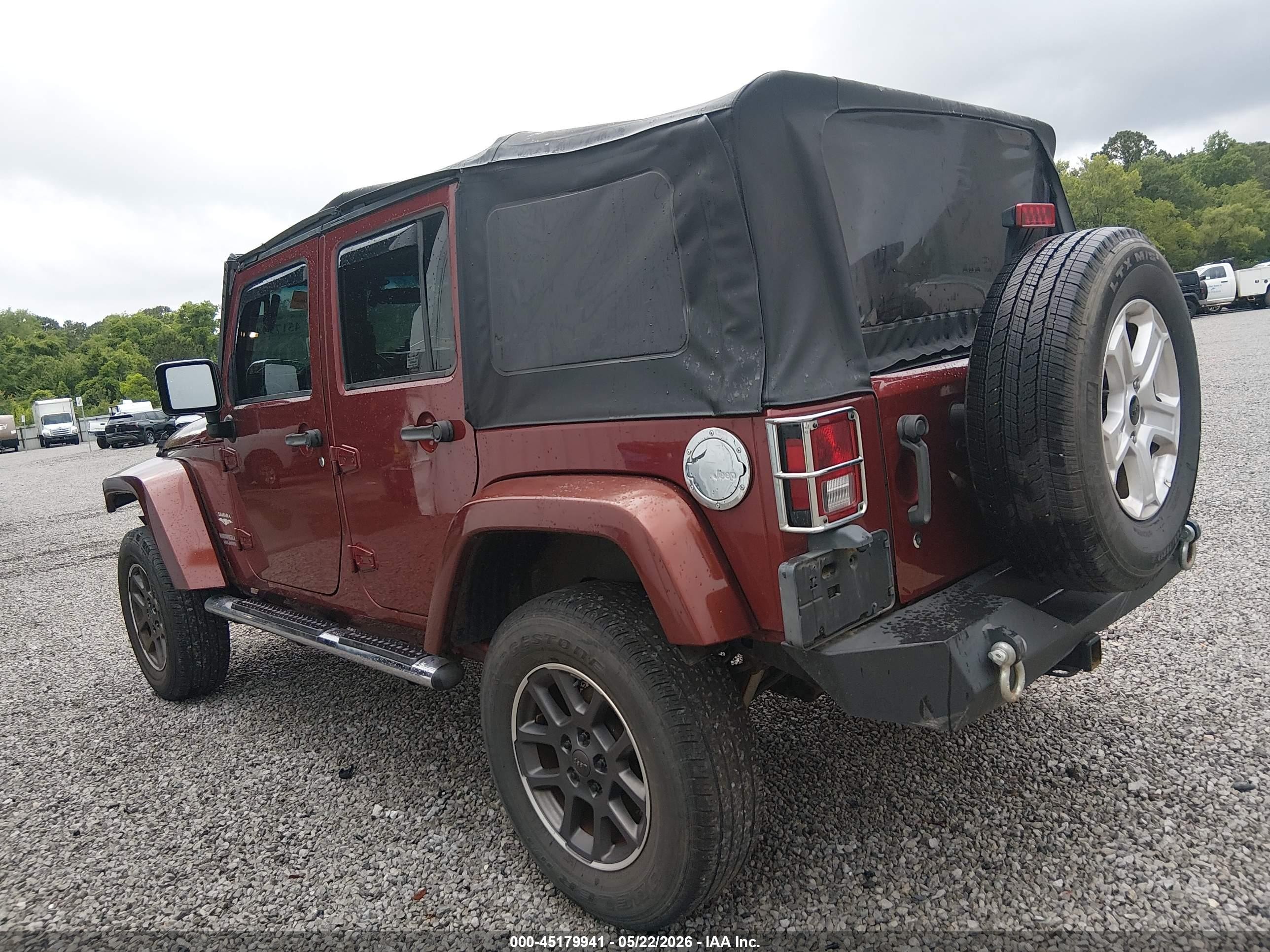 2010 Jeep Wrangler Unlimited Sahara Maroon vin: 1J4BB5H13AL108121