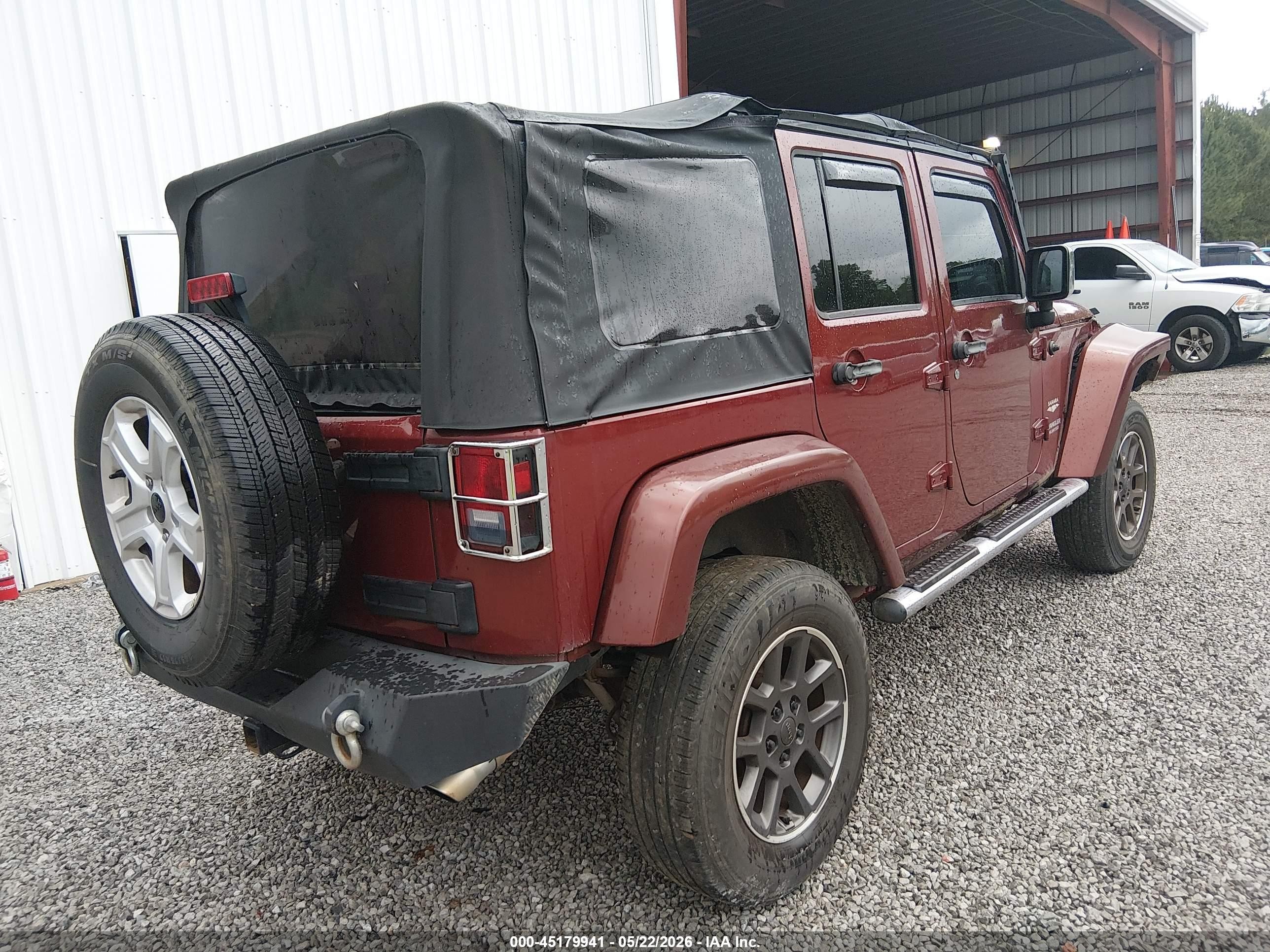 2010 Jeep Wrangler Unlimited Sahara Maroon vin: 1J4BB5H13AL108121