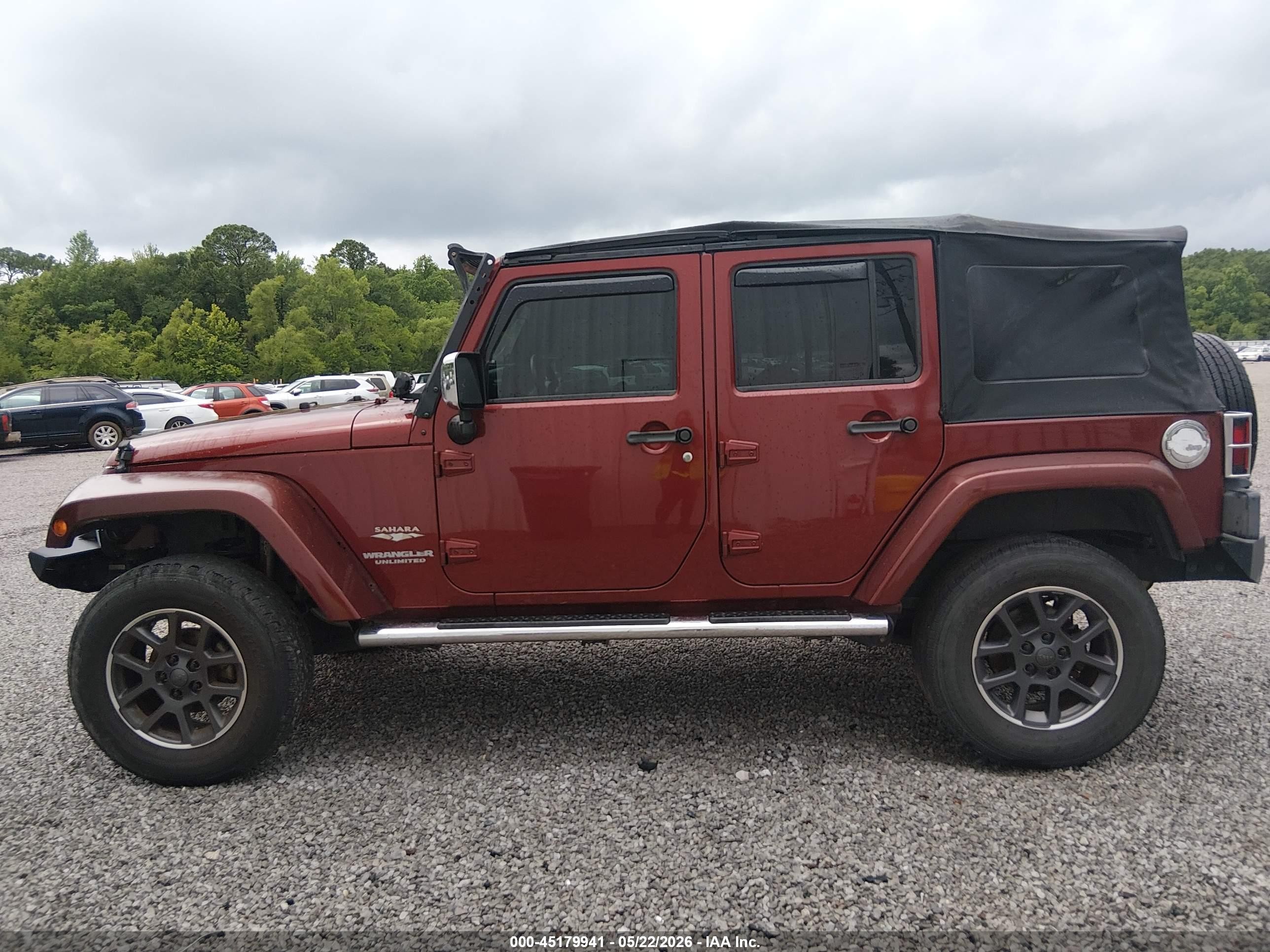 2010 Jeep Wrangler Unlimited Sahara Maroon vin: 1J4BB5H13AL108121