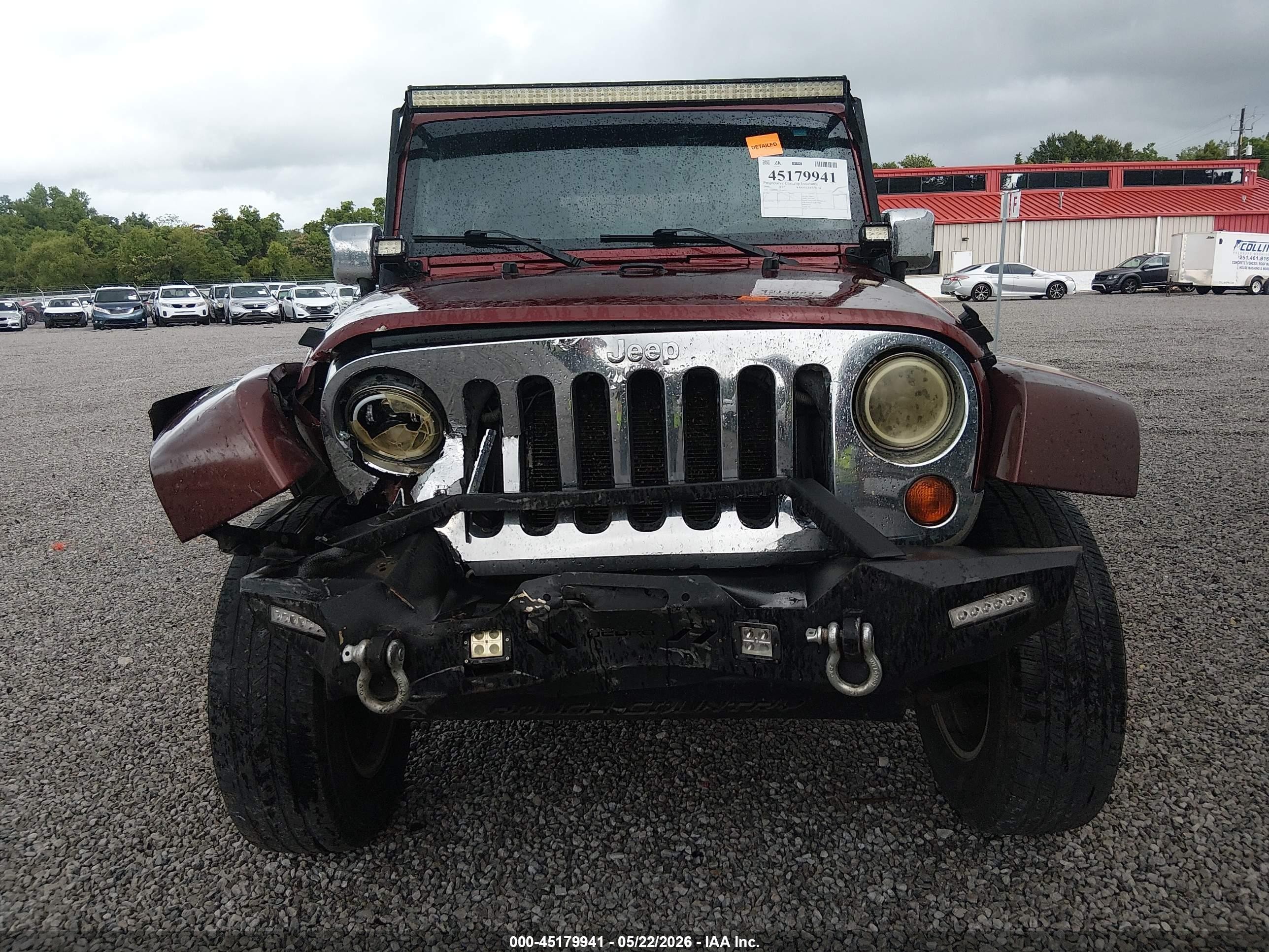 2010 Jeep Wrangler Unlimited Sahara Maroon vin: 1J4BB5H13AL108121