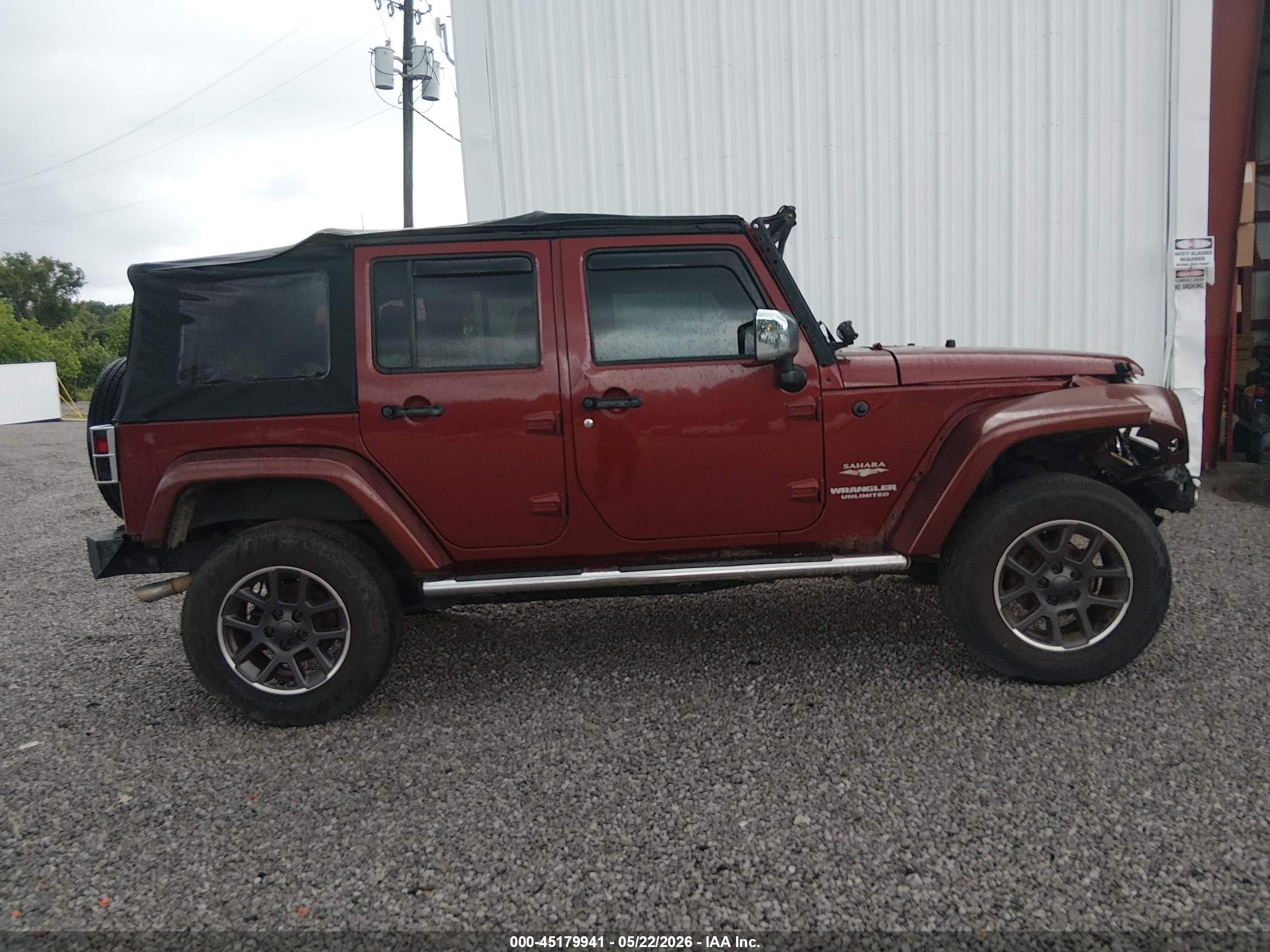 2010 Jeep Wrangler Unlimited Sahara Maroon vin: 1J4BB5H13AL108121