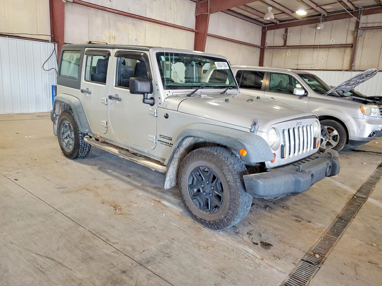 2011 Jeep Wrangler Unlimited Sport Silver vin: 1J4BZ3H11BL556486
