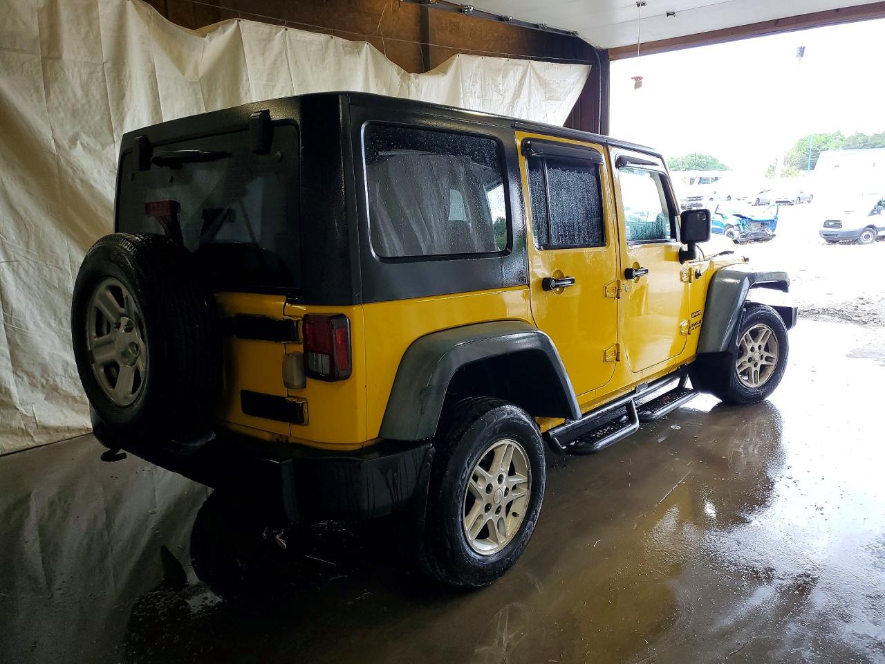 2011 Jeep Wrangler Unlimited Sport Yellow vin: 1J4BZ3H16BL519210