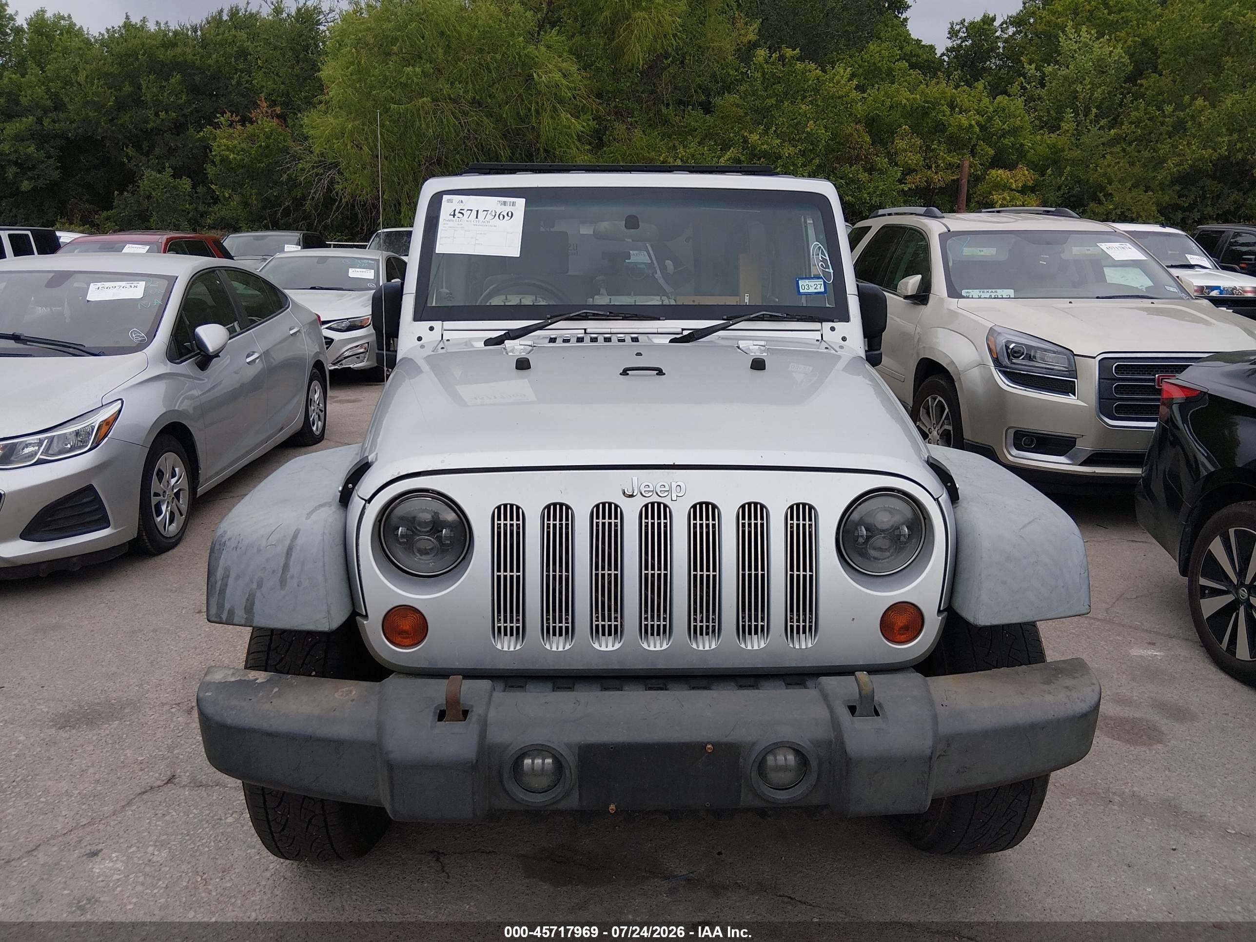 2010 Jeep Wrangler Unlimited Sport Rhd Silver vin: 1J4BZ3H17AL233073