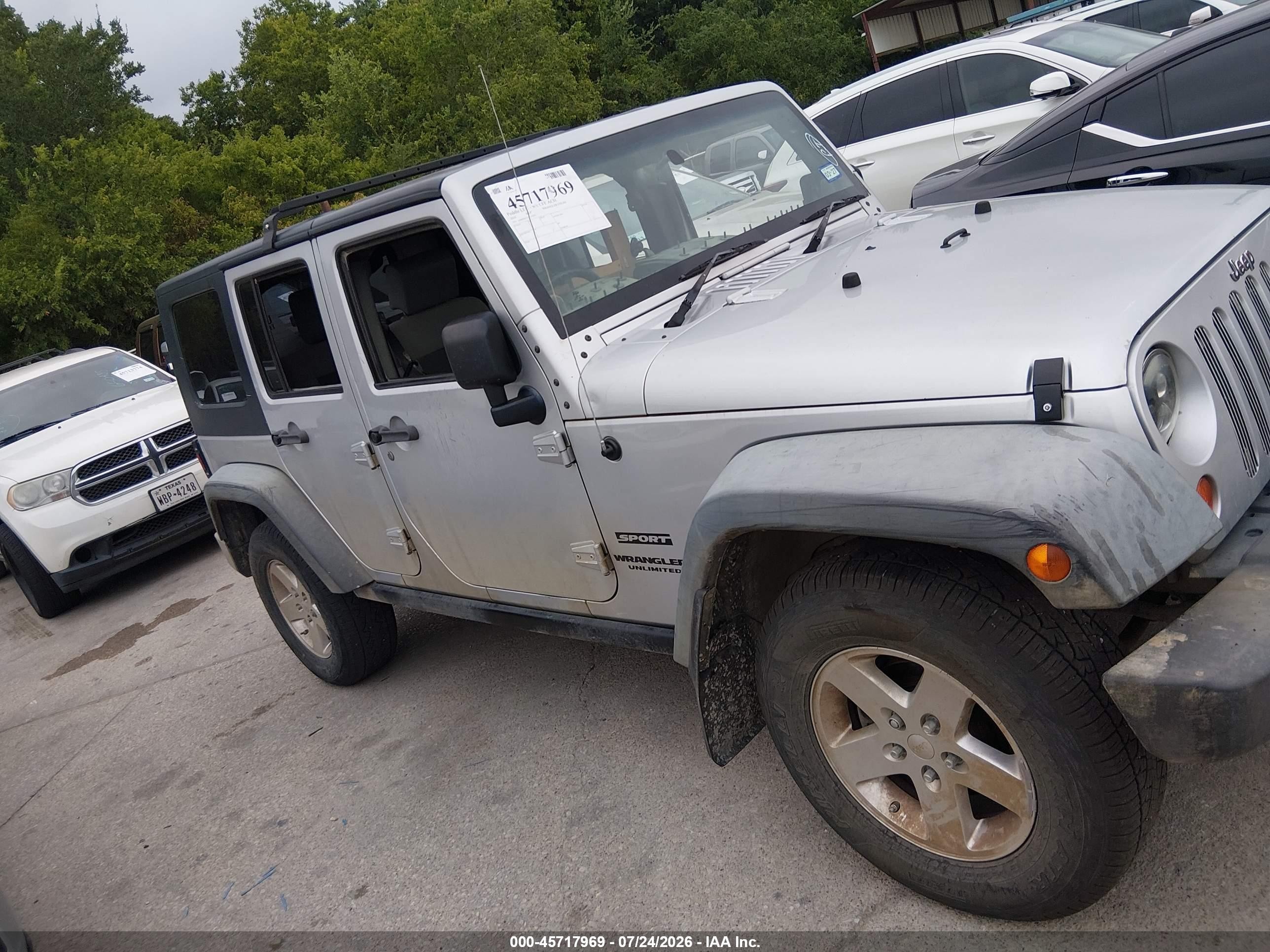 2010 Jeep Wrangler Unlimited Sport Rhd Silver vin: 1J4BZ3H17AL233073