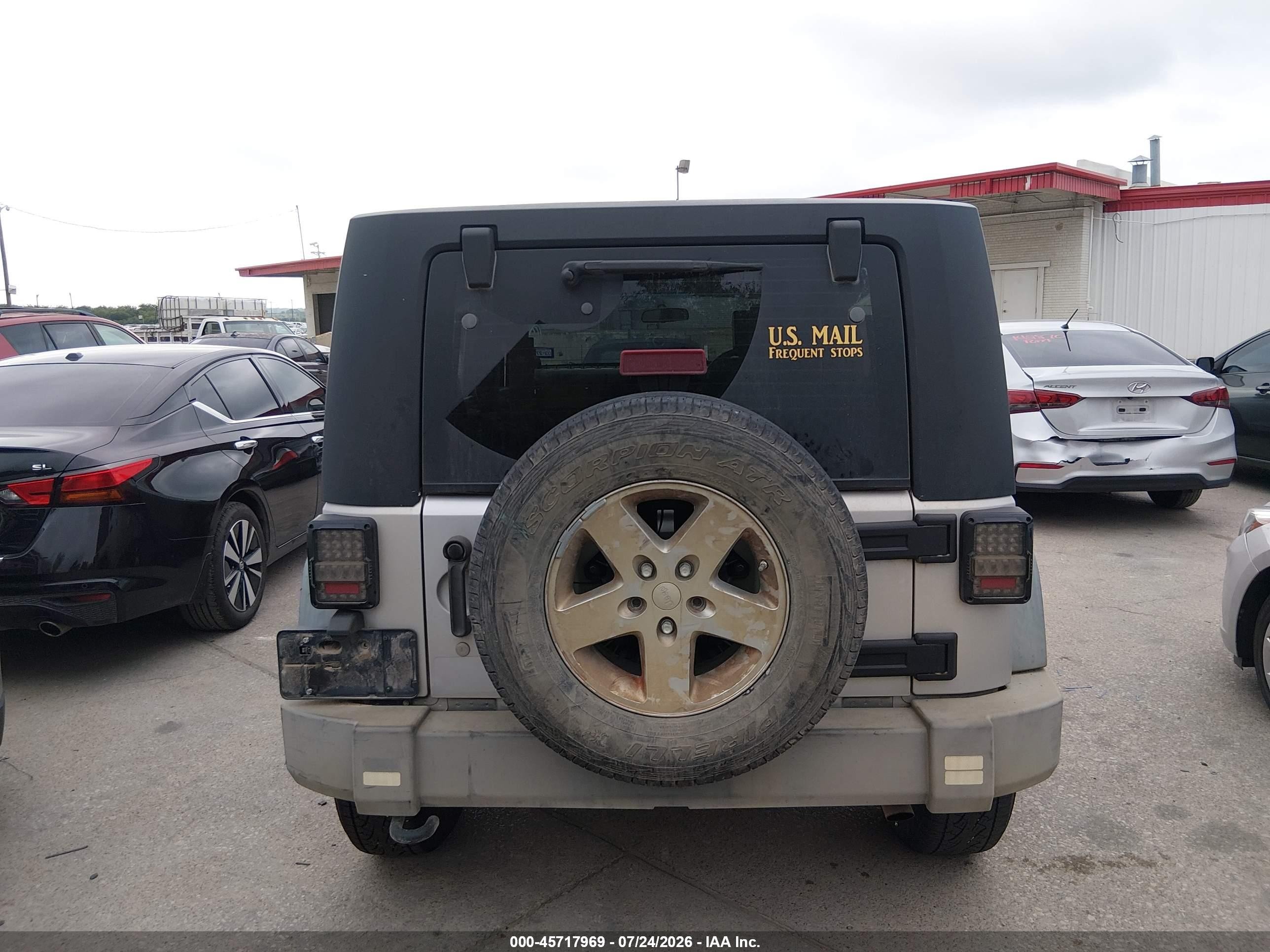 2010 Jeep Wrangler Unlimited Sport Rhd Silver vin: 1J4BZ3H17AL233073