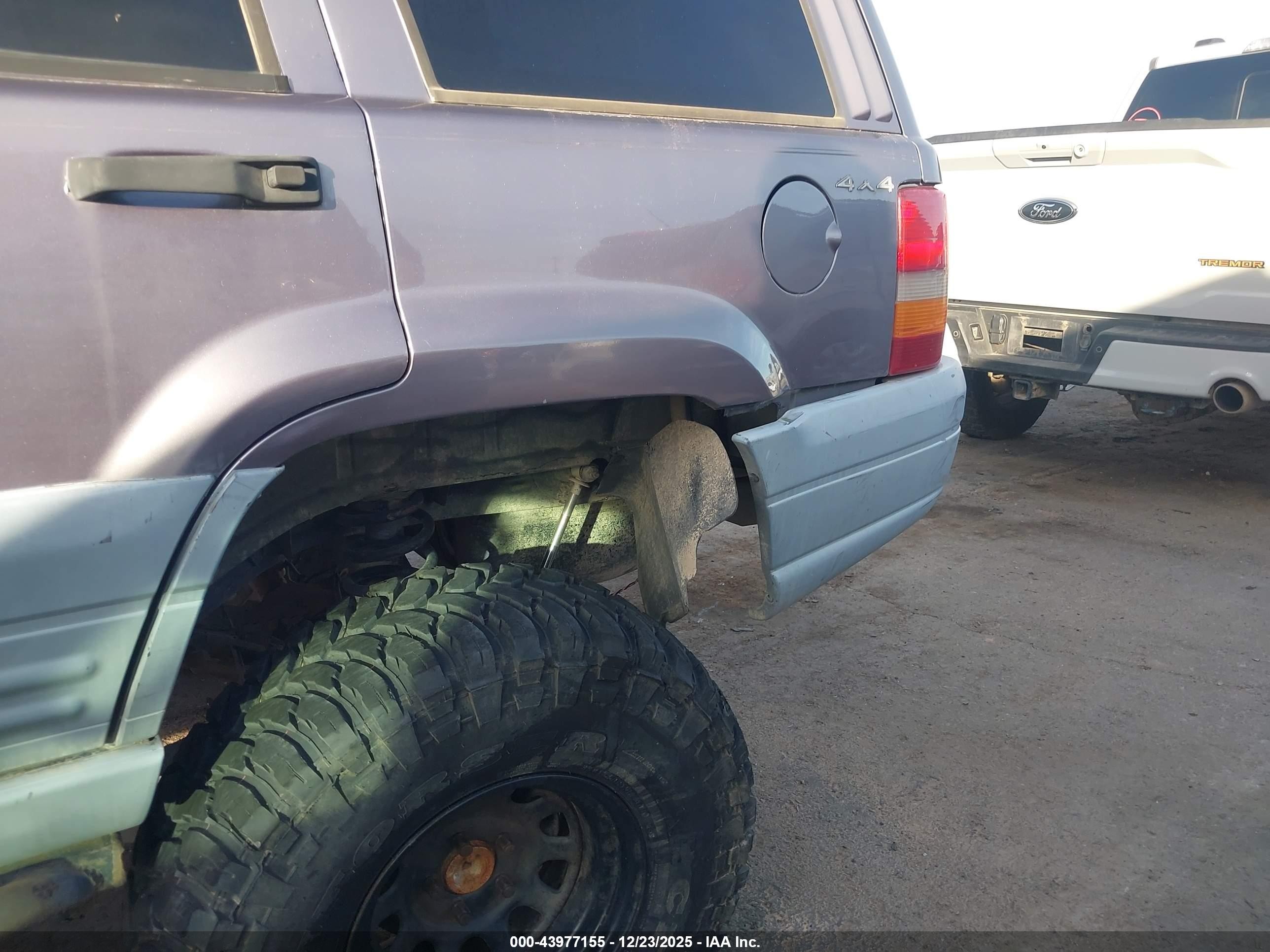 1996 Jeep Grand Cherokee Laredo Gray vin: 1J4EZ58S4TC131041
