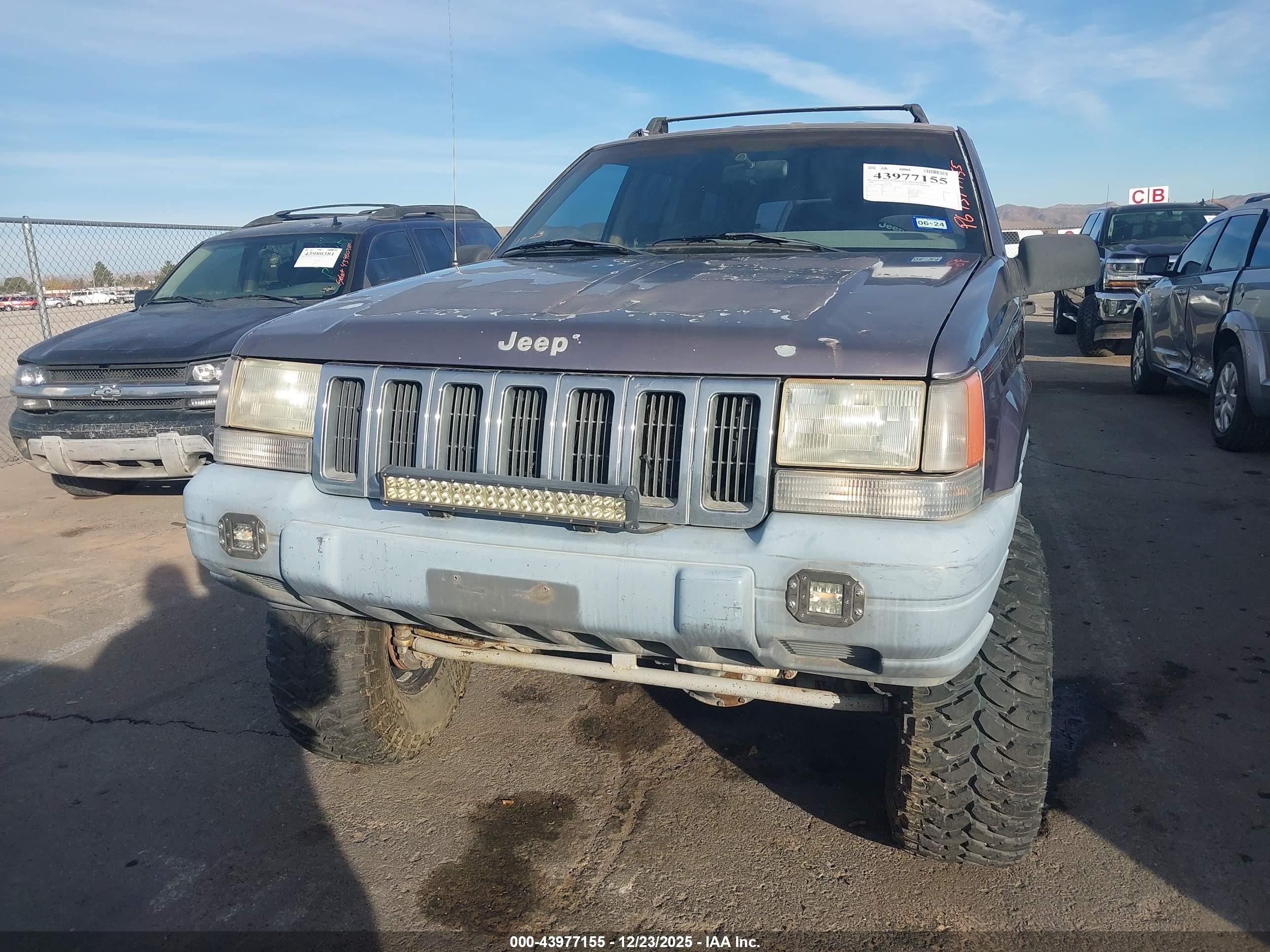 1996 Jeep Grand Cherokee Laredo Gray vin: 1J4EZ58S4TC131041