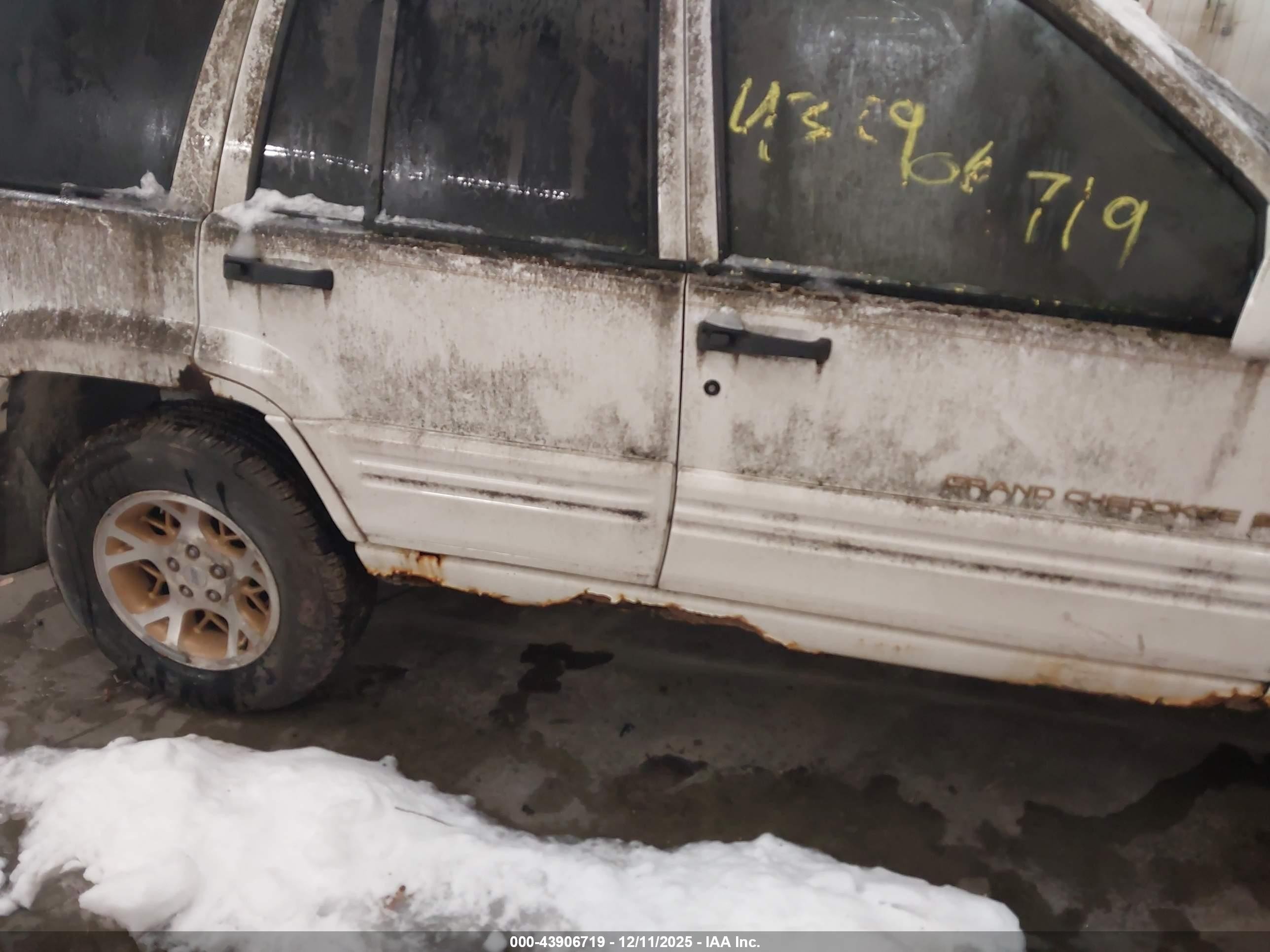 1996 Jeep Grand Cherokee Limited White vin: 1J4EZ78Y3TC119883