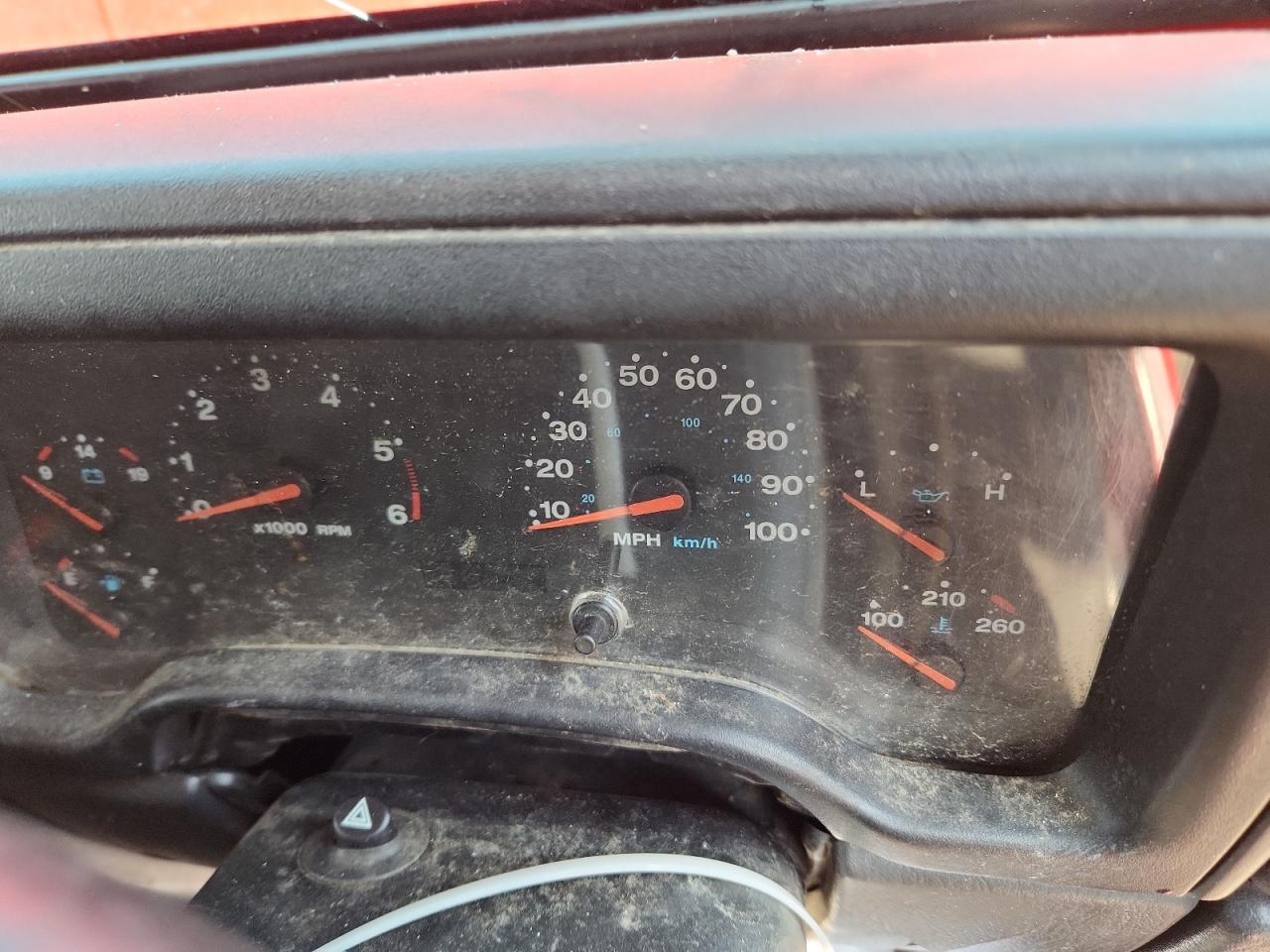 2005 Jeep Wrangler / Tj Sport Красный vin: 1J4F449S25P328328