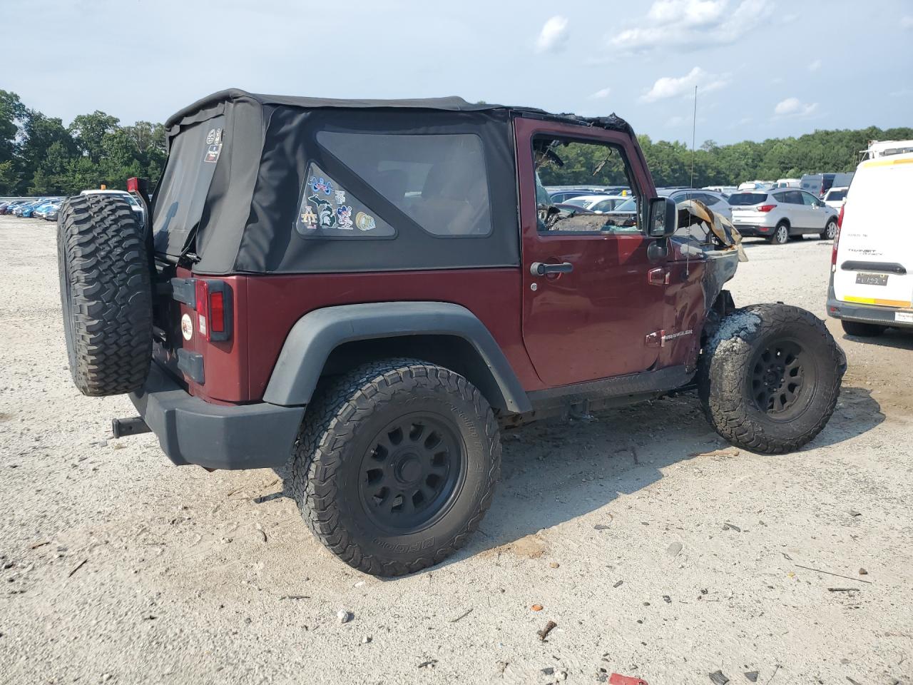 2008 Jeep Wrangler X Red vin: 1J4FA24108L568971 Damage: Right Running Board, Broken, Replacement Required