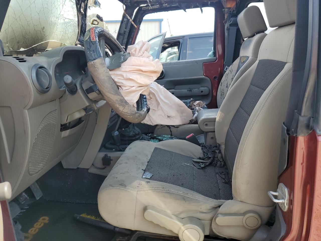 2008 Jeep Wrangler X Red vin: 1J4FA24108L568971 Damage: Headlining, Singed, > 12 Inches
