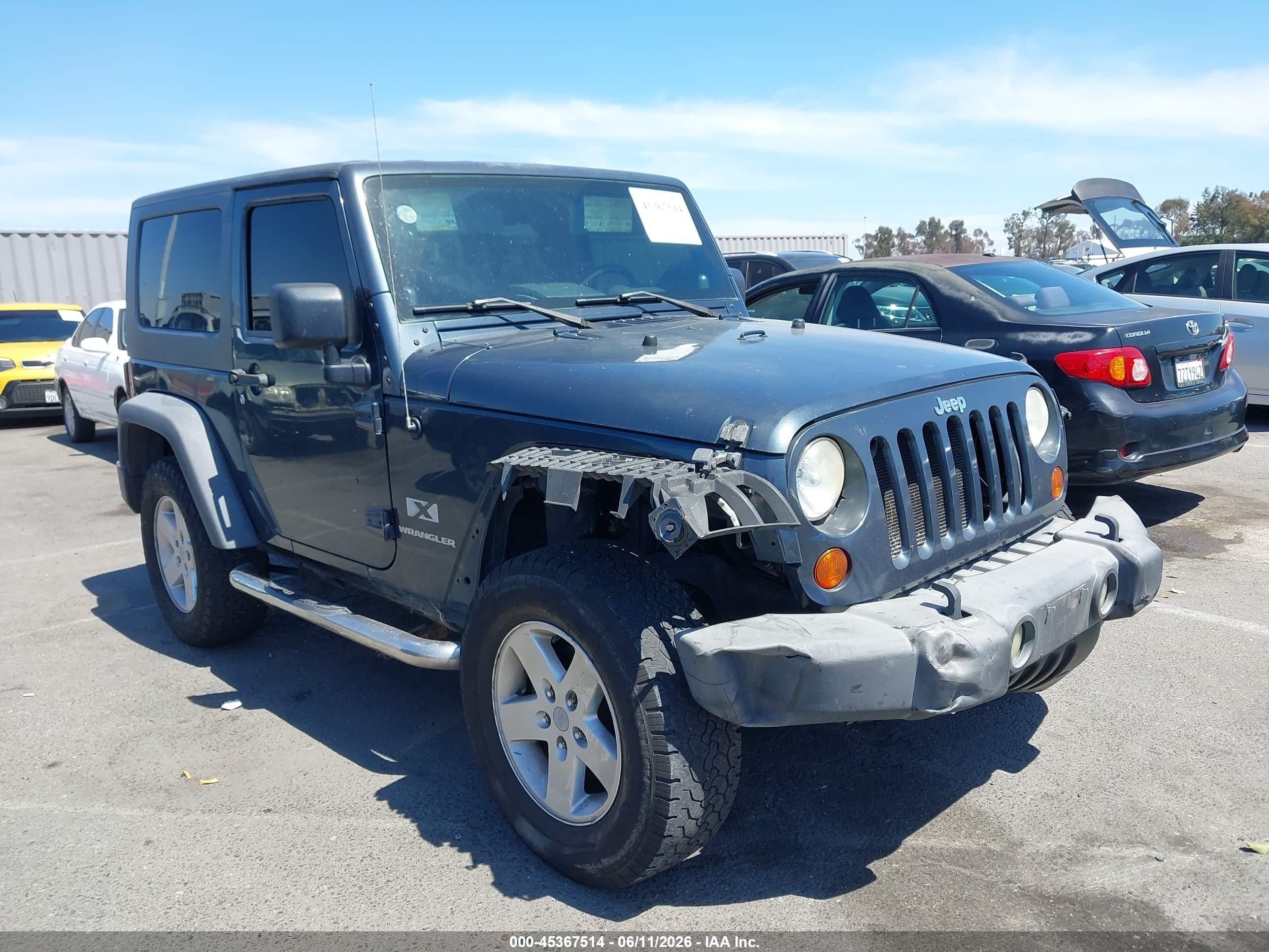 2008 Jeep Wrangler X Серый vin: 1J4FA24108L595118
