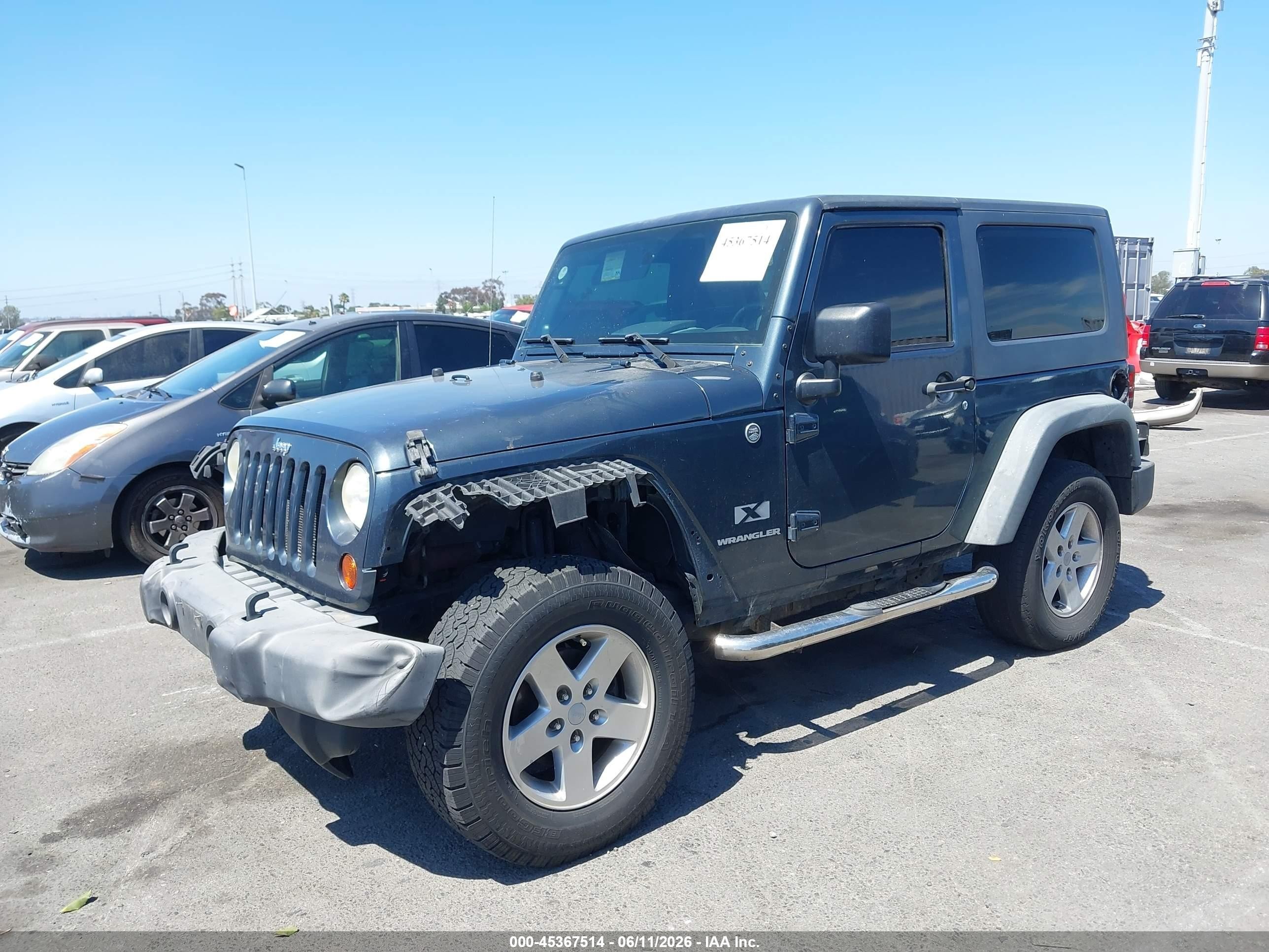 2008 Jeep Wrangler X Серый vin: 1J4FA24108L595118