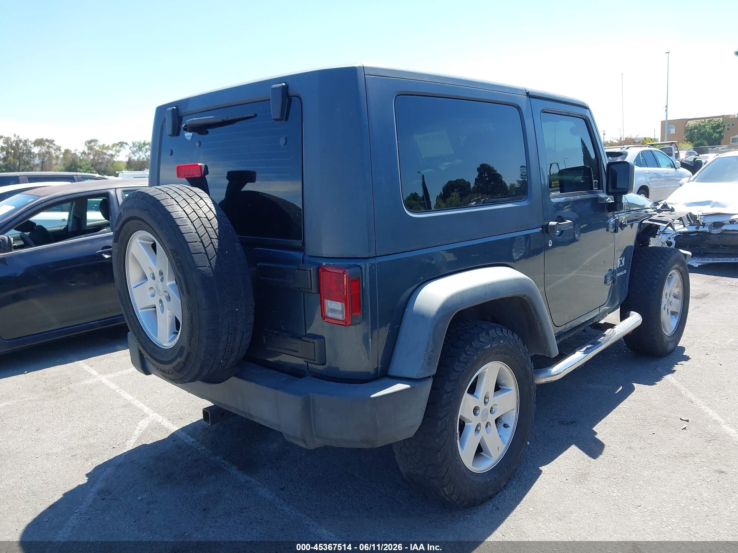 2008 Jeep Wrangler X Серый vin: 1J4FA24108L595118