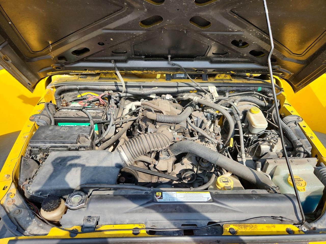 2009 Jeep Wrangler X Yellow vin: 1J4FA24109L741146