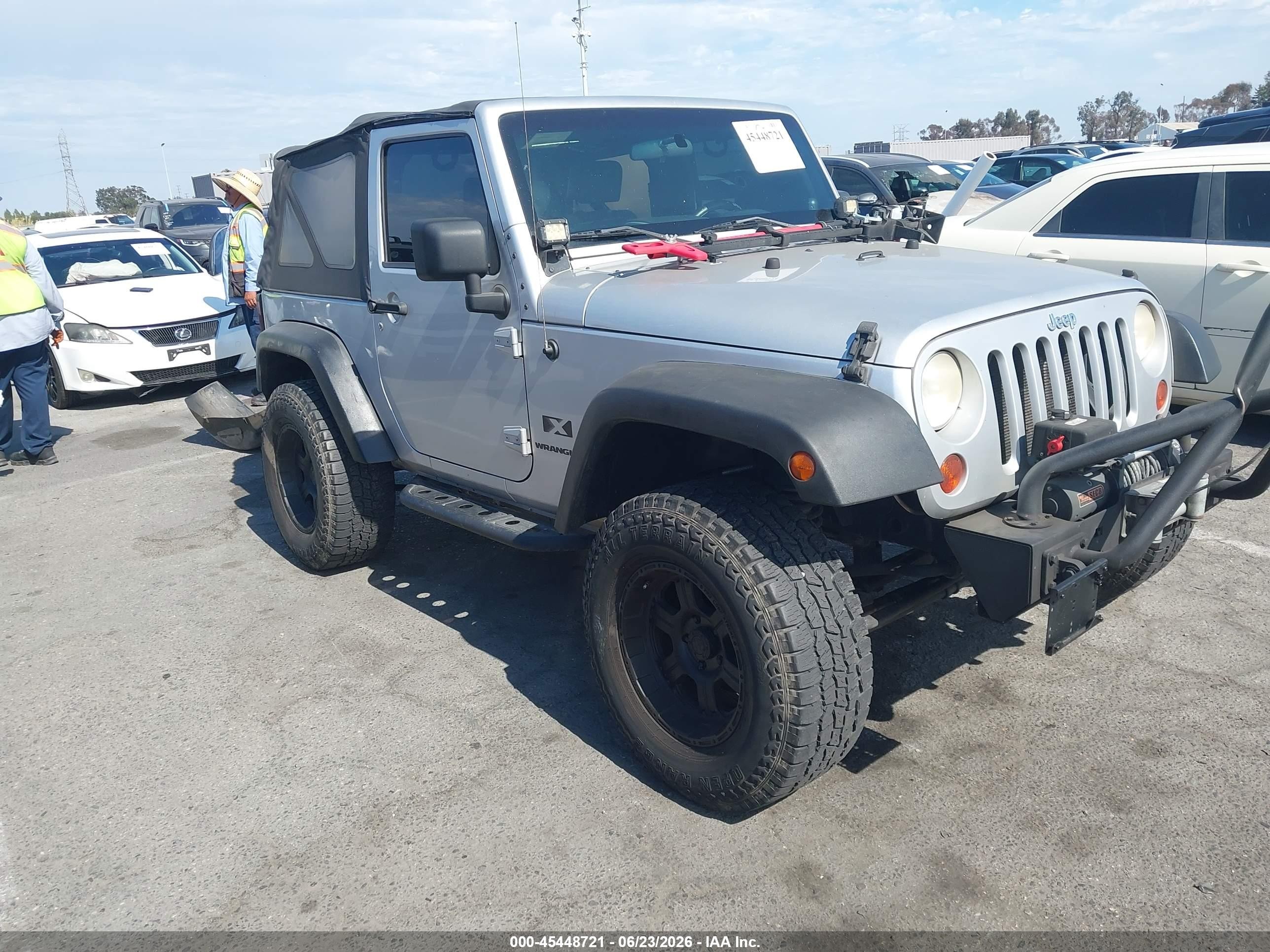 2009 Jeep Wrangler X Серебряный vin: 1J4FA24119L790663