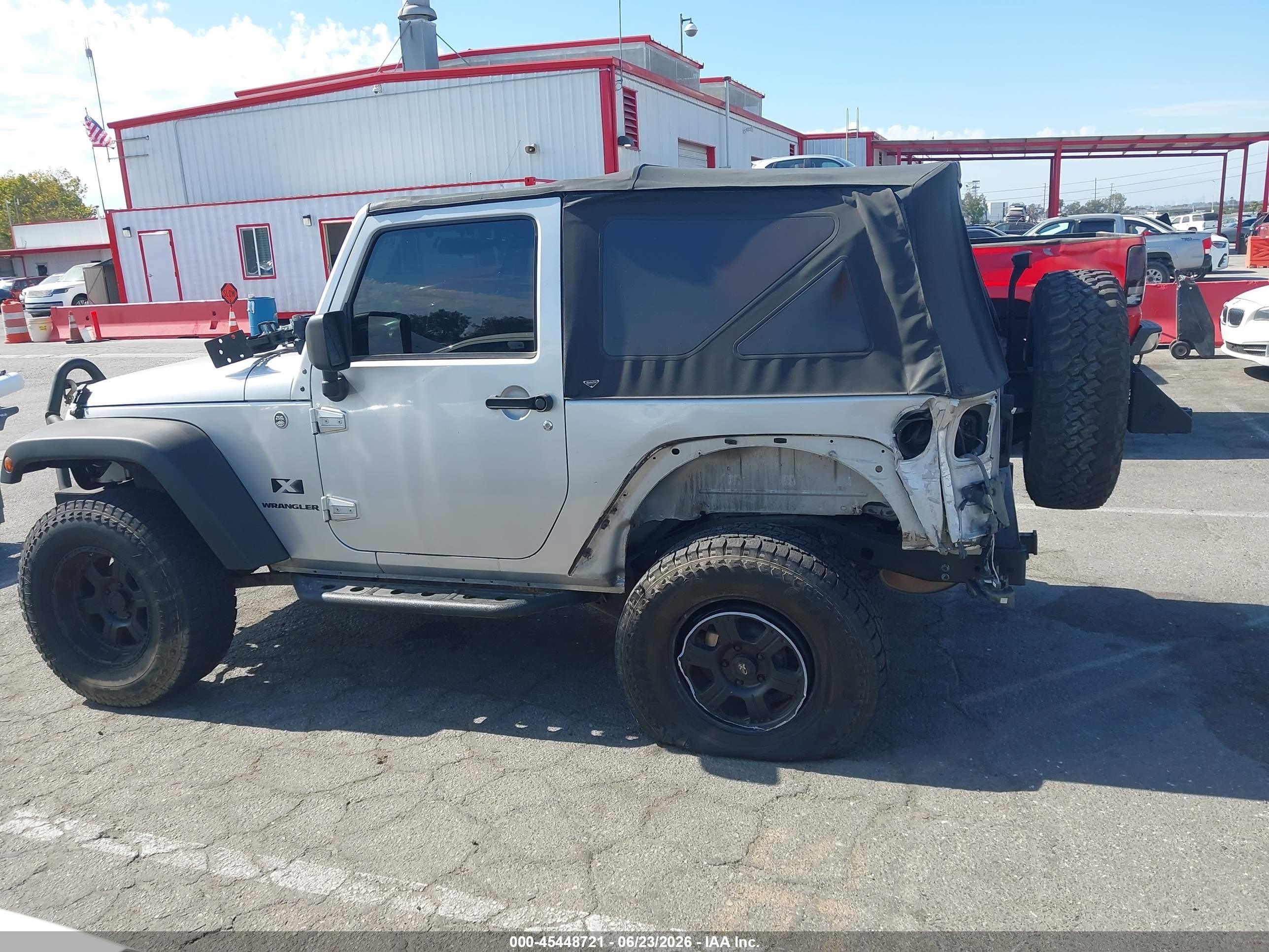 2009 Jeep Wrangler X Серебряный vin: 1J4FA24119L790663