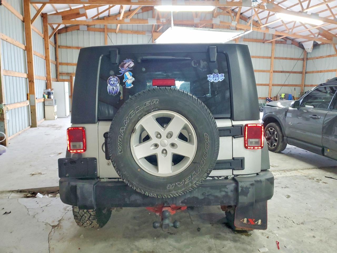 2008 Jeep Wrangler X Silver vin: 1J4FA24128L557924