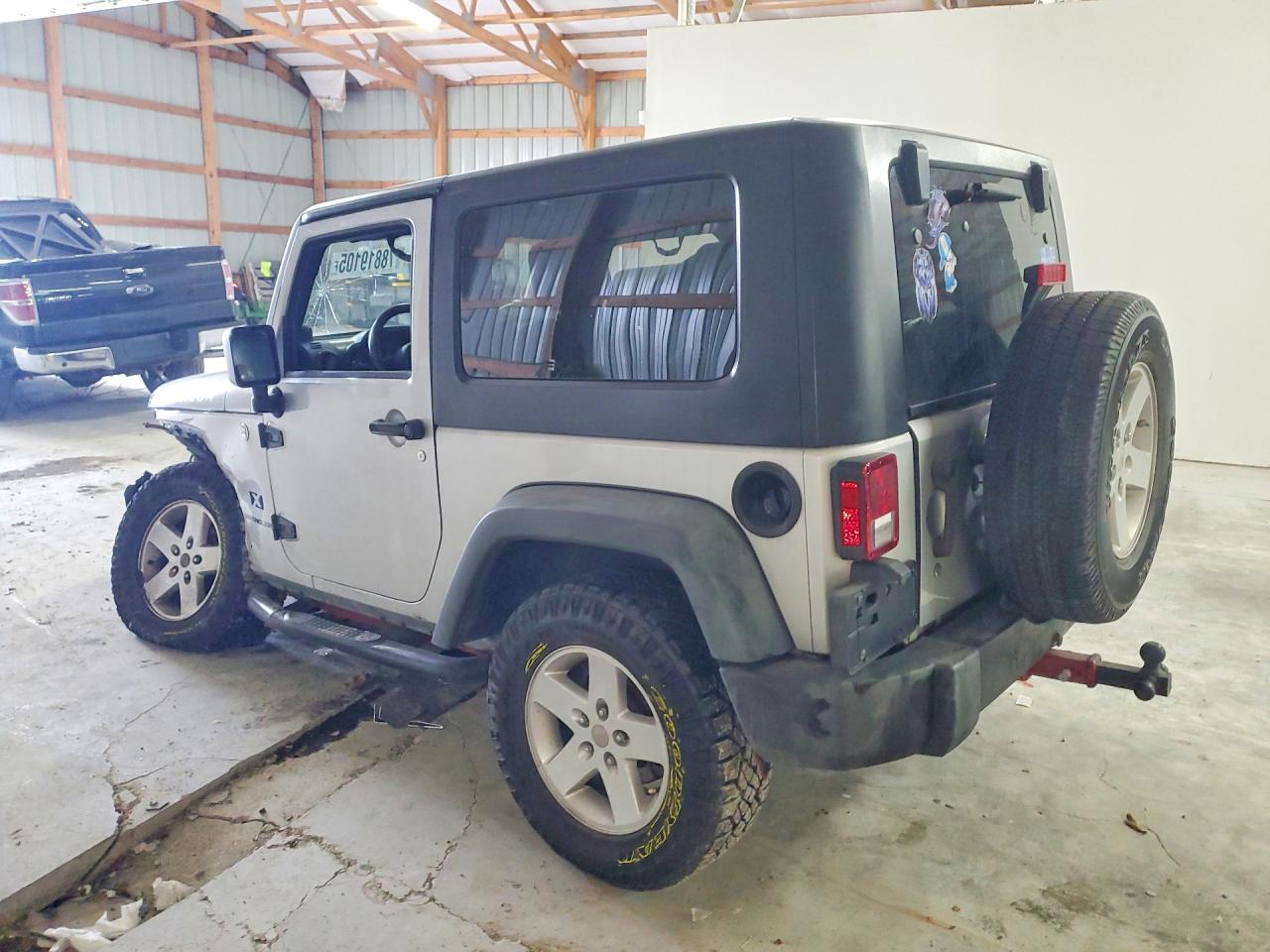2008 Jeep Wrangler X Silver vin: 1J4FA24128L557924