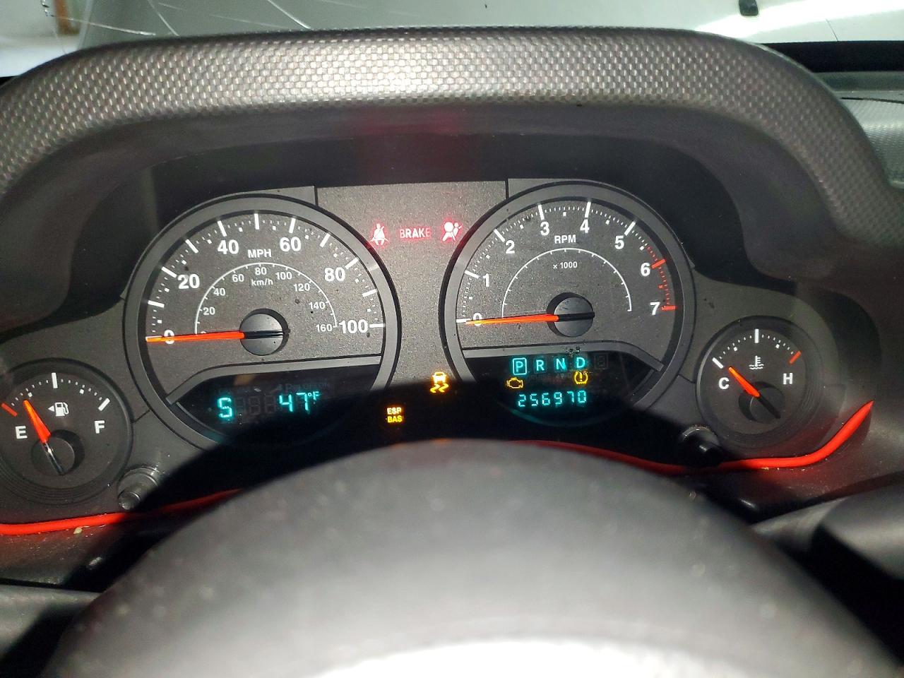 2008 Jeep Wrangler X Silver vin: 1J4FA24128L557924