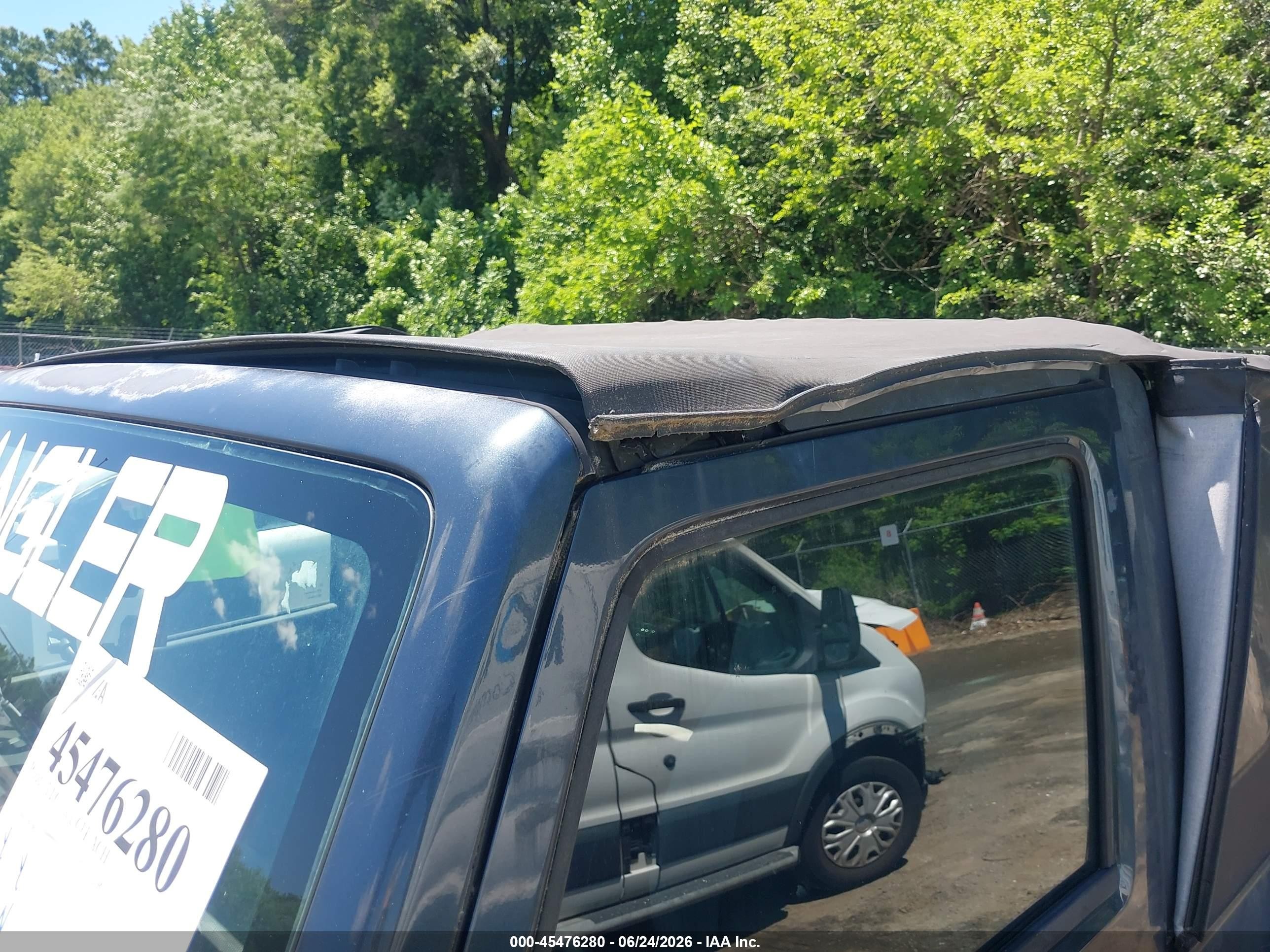 2008 Jeep Wrangler X Blue vin: 1J4FA24128L575906
