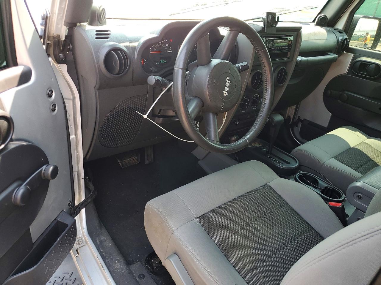 2009 Jeep Wrangler X Silver vin: 1J4FA24129L711193
