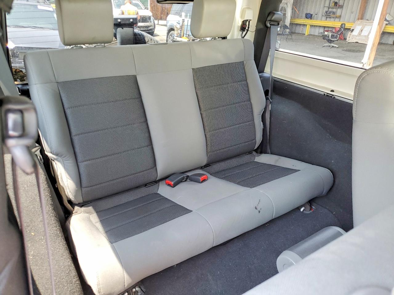 2009 Jeep Wrangler X Silver vin: 1J4FA24129L711193