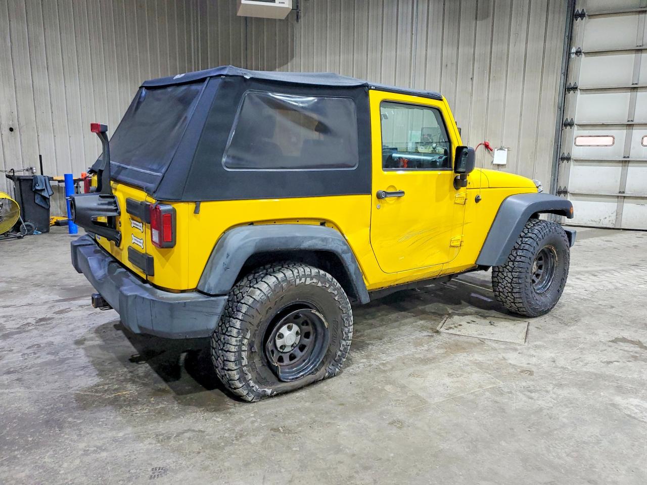 2009 Jeep Wrangler X Yellow vin: 1J4FA24129L741679