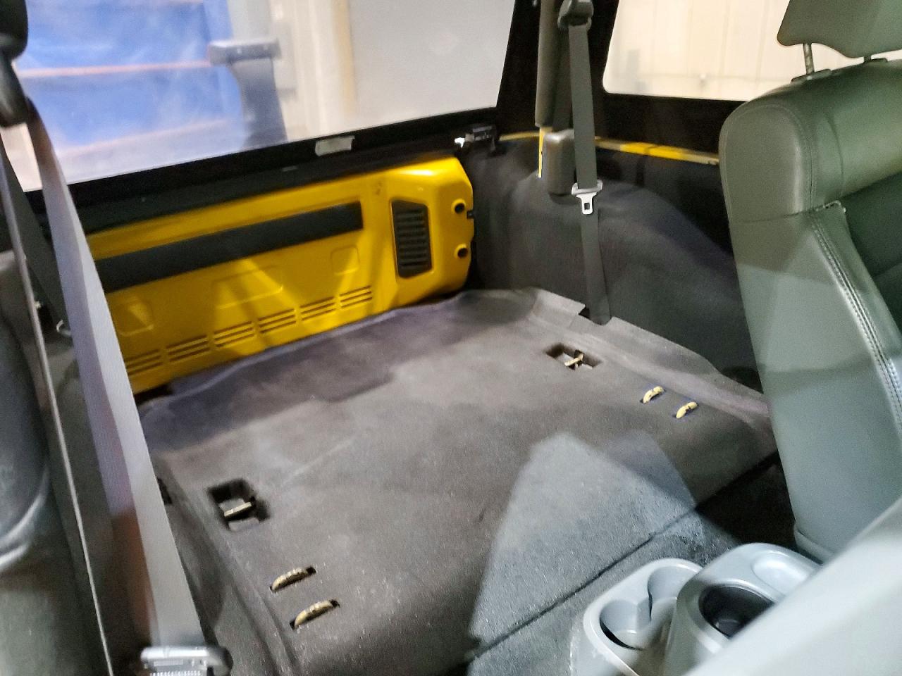 2009 Jeep Wrangler X Yellow vin: 1J4FA24129L741679