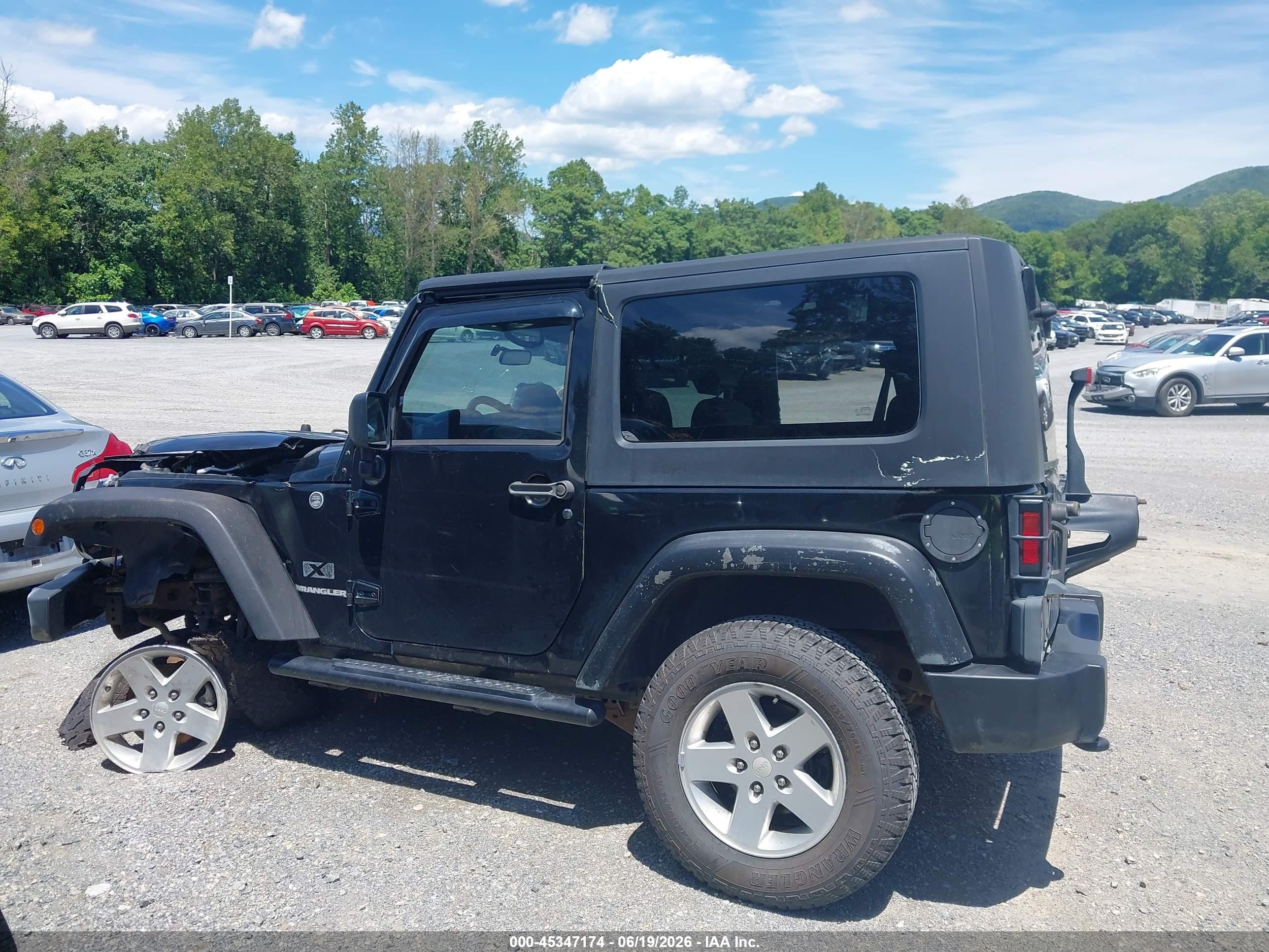 2009 Jeep Wrangler X Черный vin: 1J4FA24129L746462